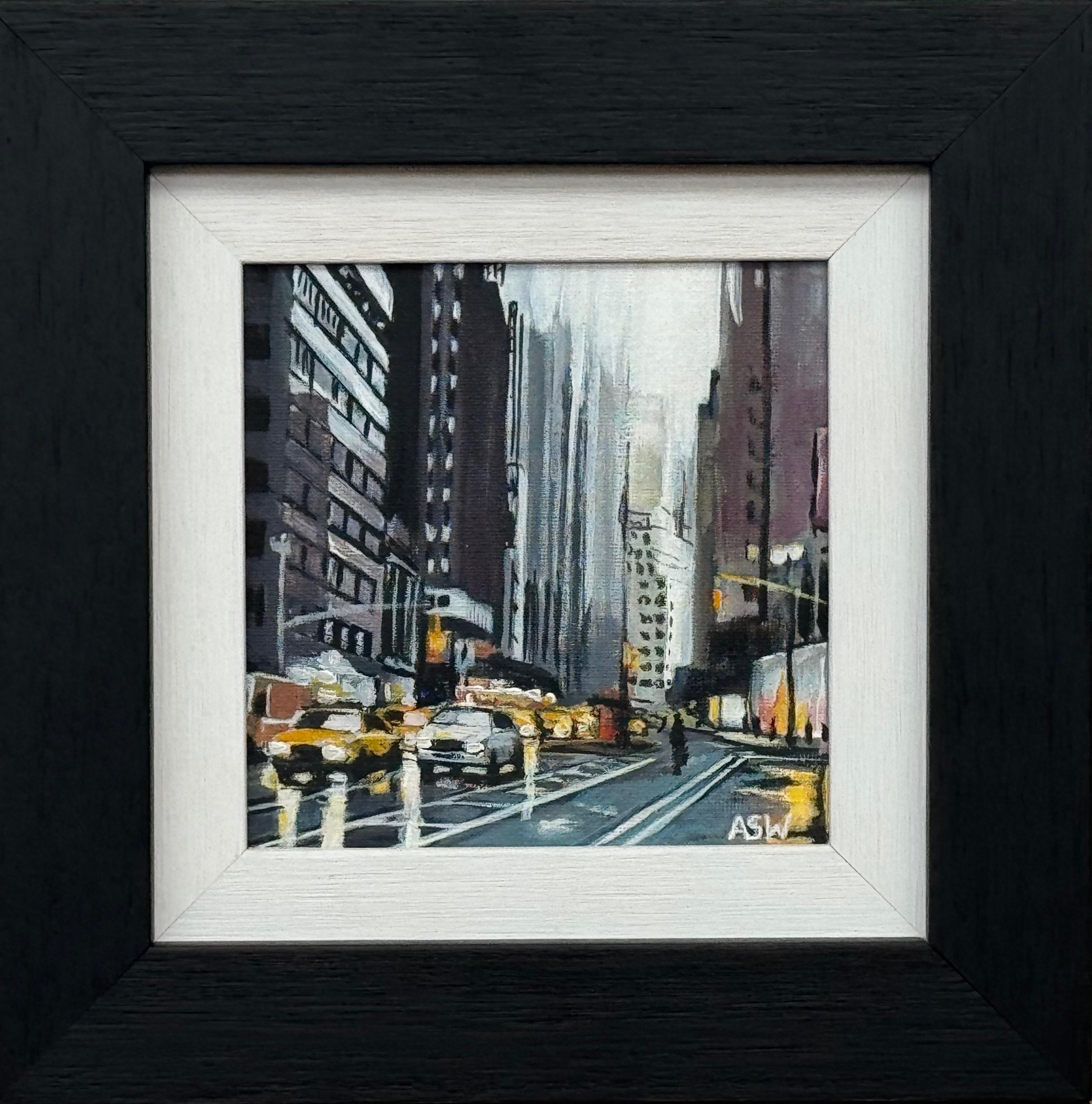 Peinture miniature de la circulation dans la ville de New York par une nuit pluvieuse  - un original unique d'Angela Wakefield, artiste contemporaine de premier plan. Fait partie de la CollectionNew. 

L'œuvre d'art mesure 6 x 6 pouces
Le cadre