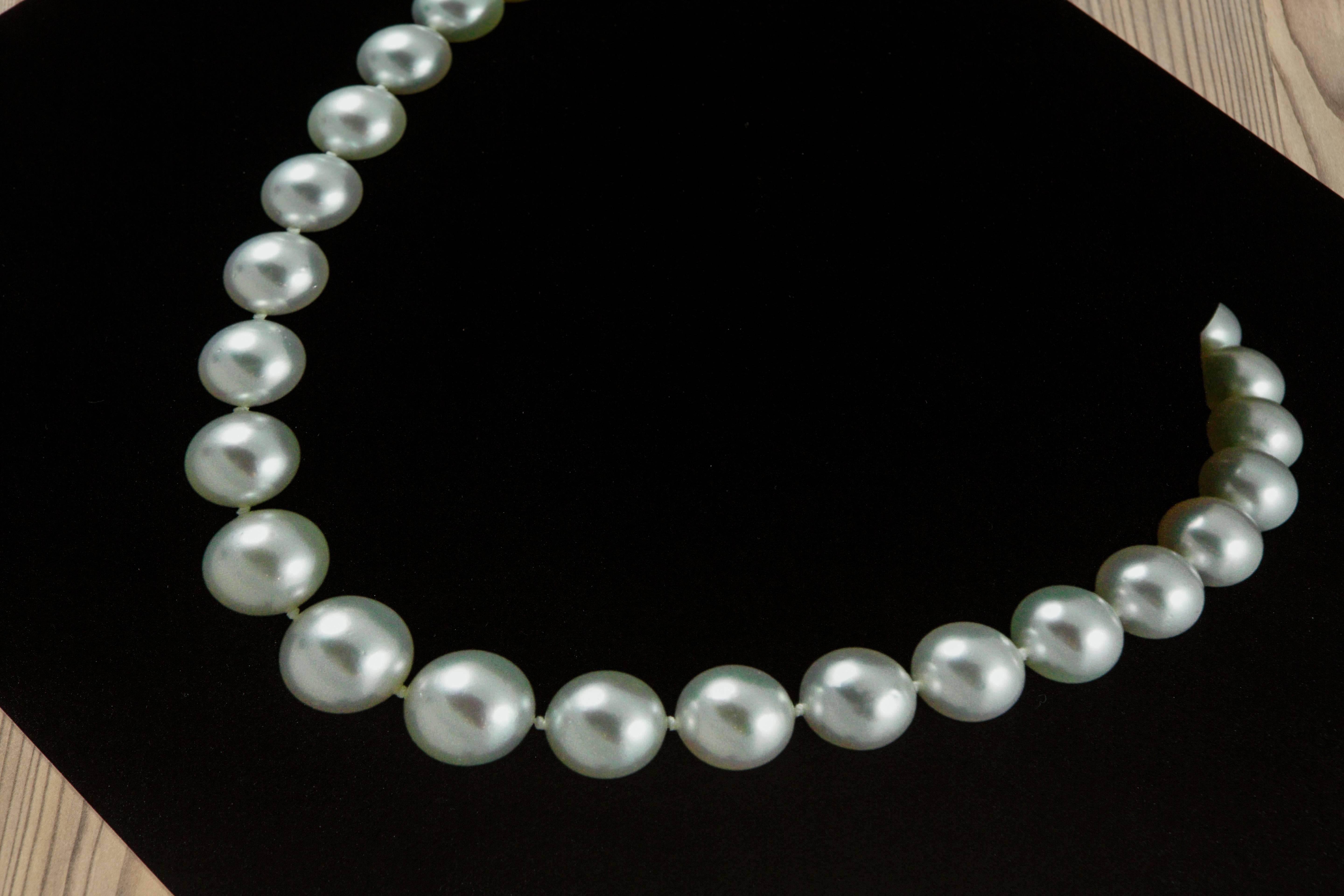 pearl necklace photography