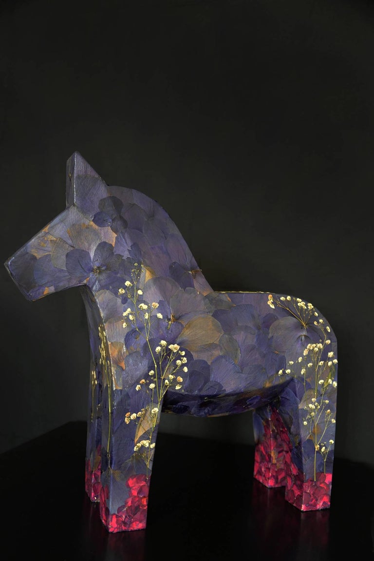K-OD - Aoi aoi ano sora (the blue sky), pressed flowers on wood horse