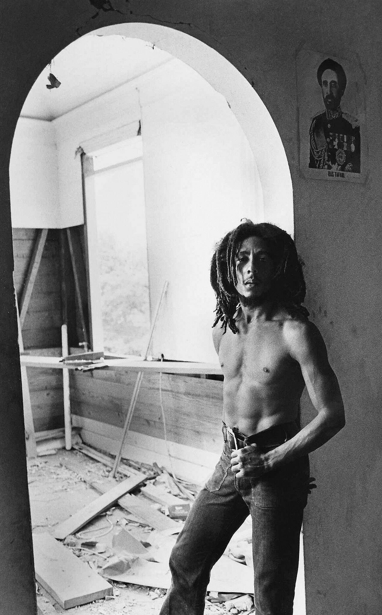 Kim Gottlieb Walker Black and White Photograph - Bob Marley Archway 