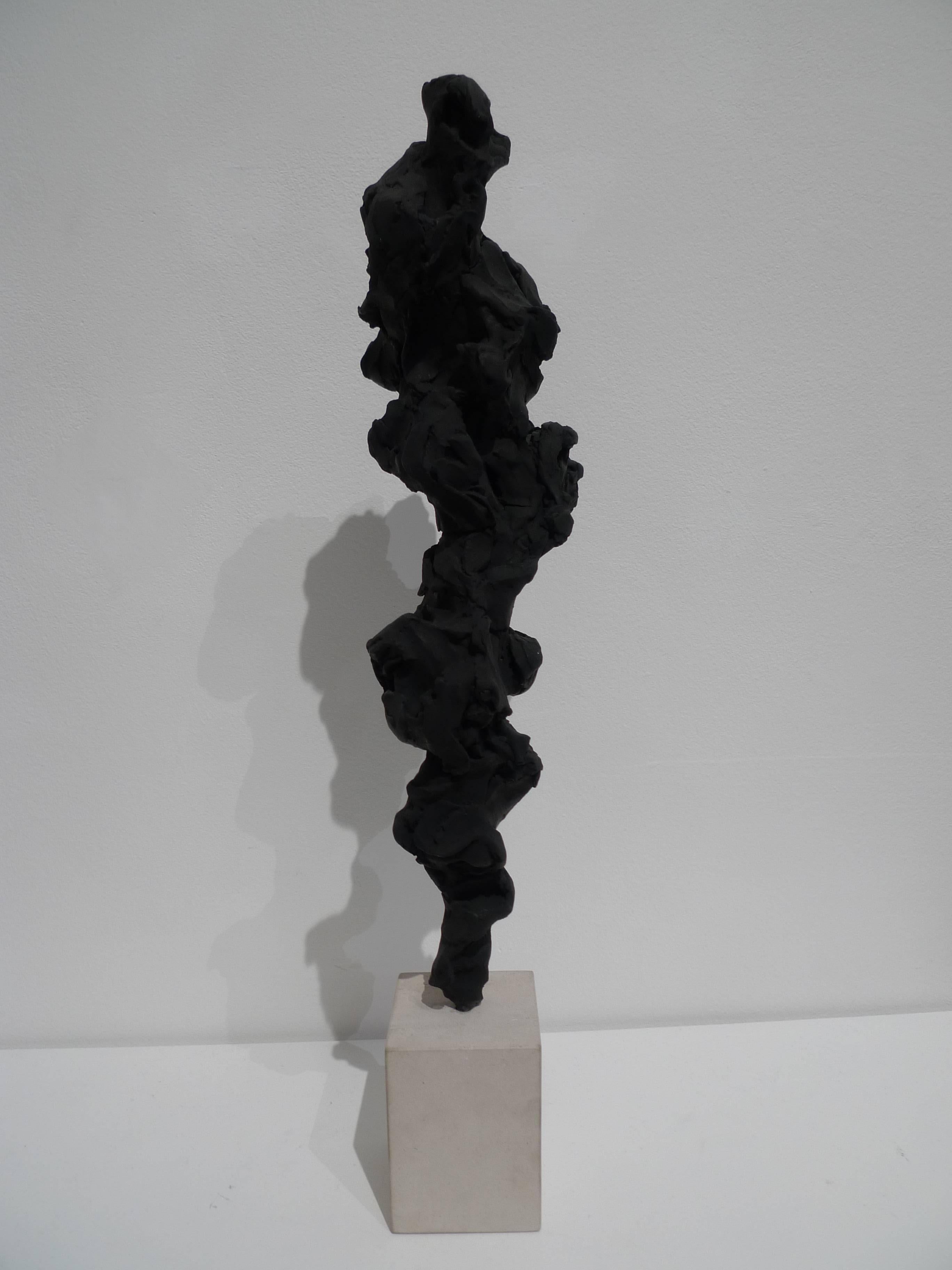 Black Totem no. 2 - Contemporary, painted bronze and Portland stone (Abstrakt), Sculpture, von Guy Haddon Grant