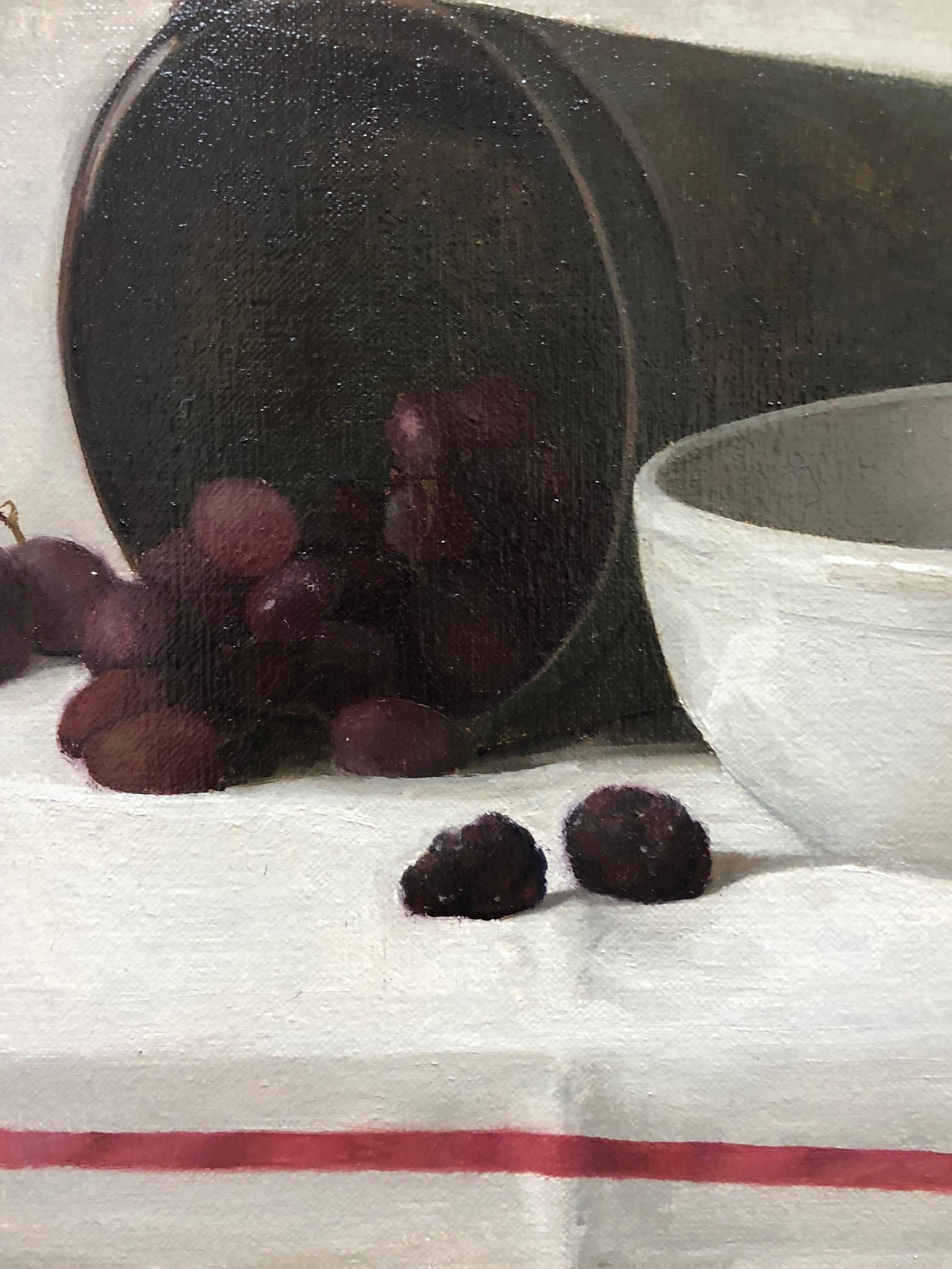 Still Life with Grapes - Gray Still-Life Painting by Rodrigo Mateo