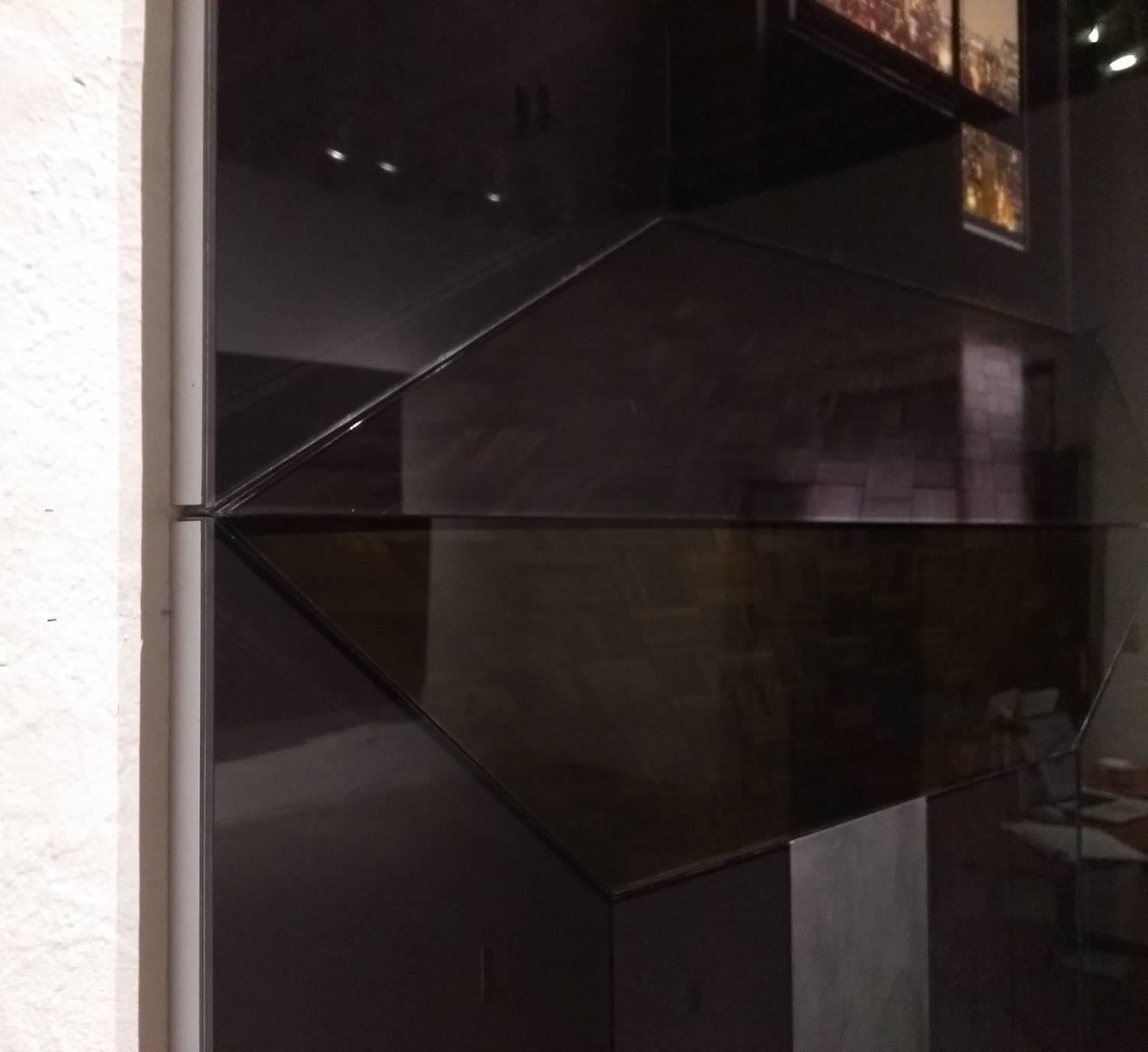 Cuarto Oscuro (espejo) - Abstract Geometric Art by Alberto Montaño Mason