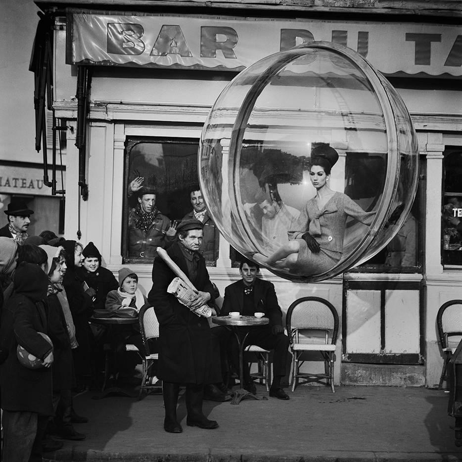 Bar du Baguette, Paris, 1963 - Melvin Sokolsky (Black and White Photography)
Signed On Reverse
Archival Pigment Print
Printed on 20 X 16 inch paper

Melvin Sokolsky (born 1933) is celebrated as an important pioneer of illusory fashion photography.