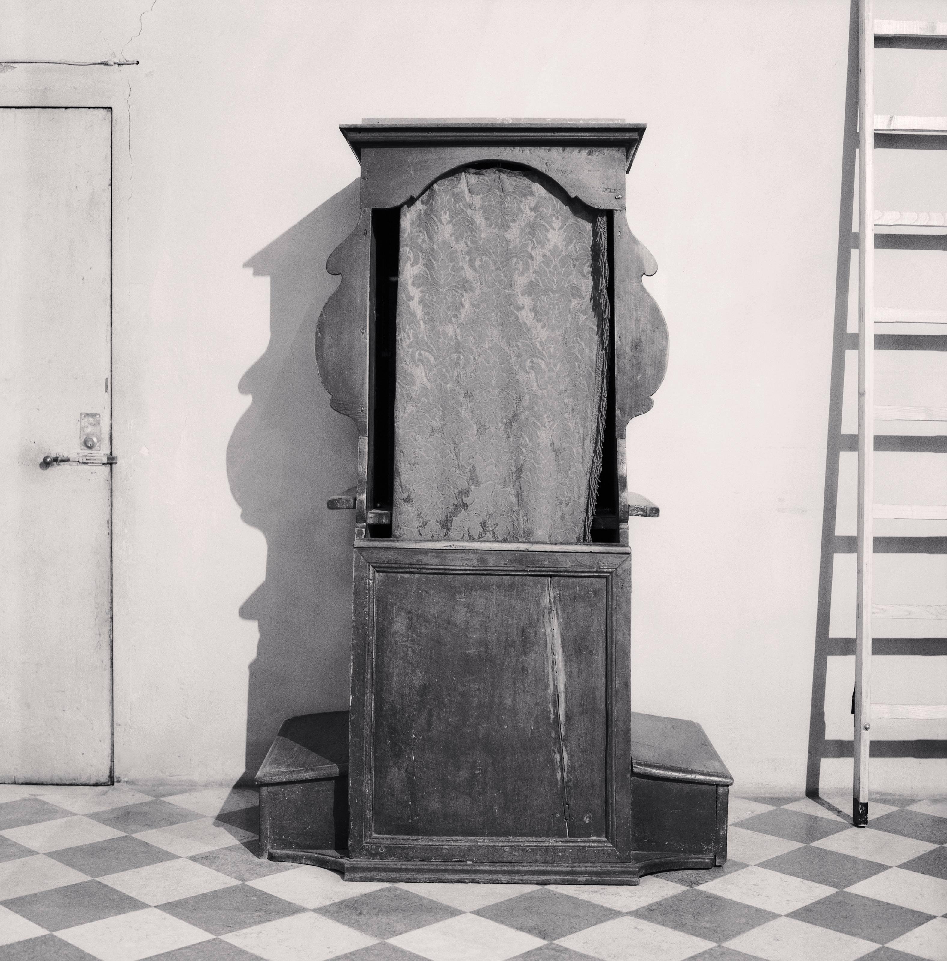 Confessional Study 22, Chiesa di san Giovanni Evangelista in Santo Stefano Protomartire, Reggio Emilia, Italy, 2007

Signed, dated and numbered on mount
Signed, dated, inscribed with title and stamped with photographer's copyright ink stamp on