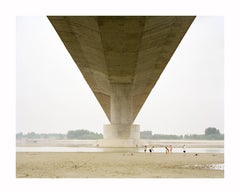 Eine Familie, die das Wochenende unter einer Brücke verbringt, Shandong, China - Zhang Kechun 