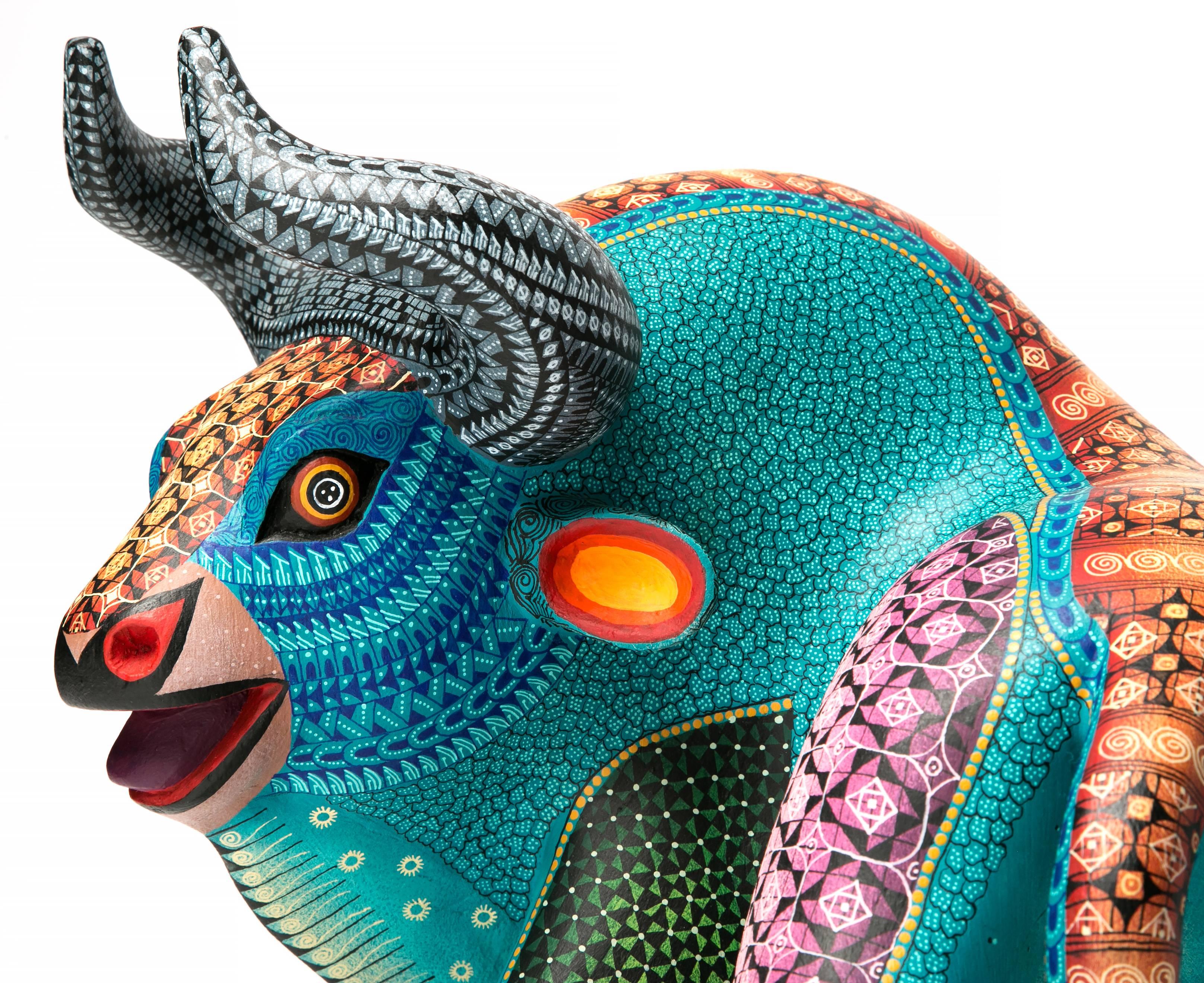 Toro Elegancia Turquesa / Wood carving Alebrije Mexican Folk Art Sculpture - Brown Figurative Sculpture by Roxana y Jesus Hernandez