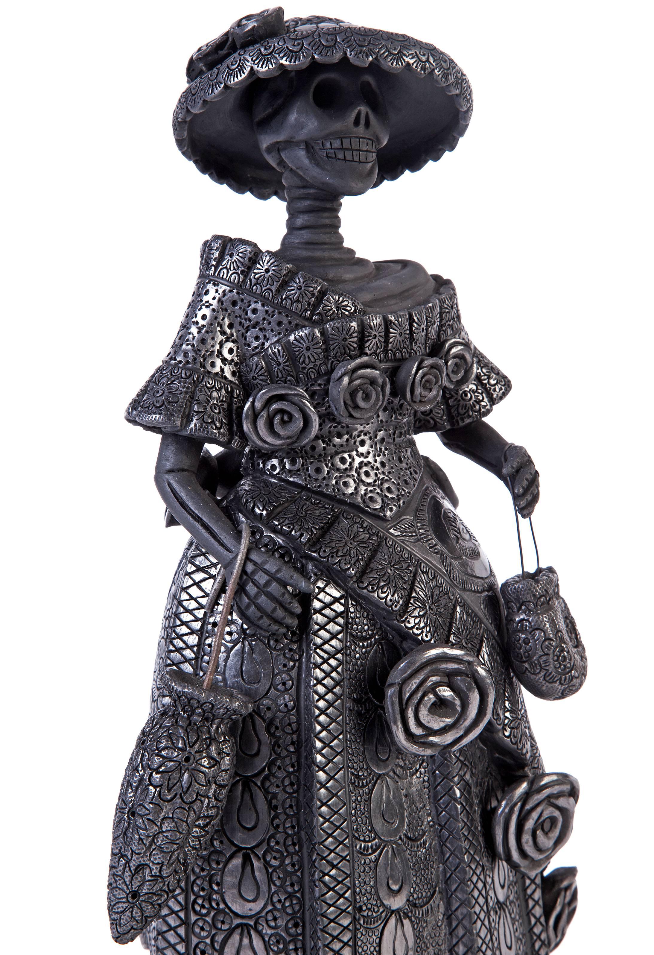 Magdalena Pedro Martinez Abstract Sculpture - 6'' Catrina Oaxaqueña / Ceramics Black Clay Mexican Folk Art