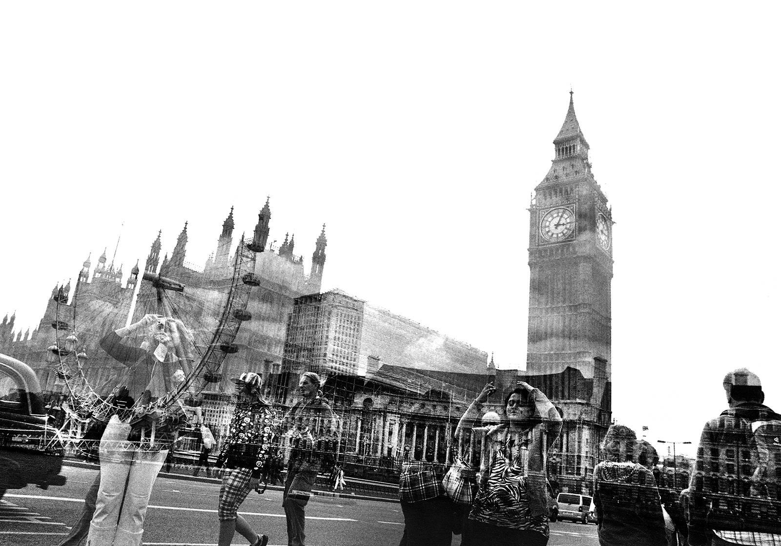 Ricardo Jorge Reis Black and White Photograph - A Day in London 21