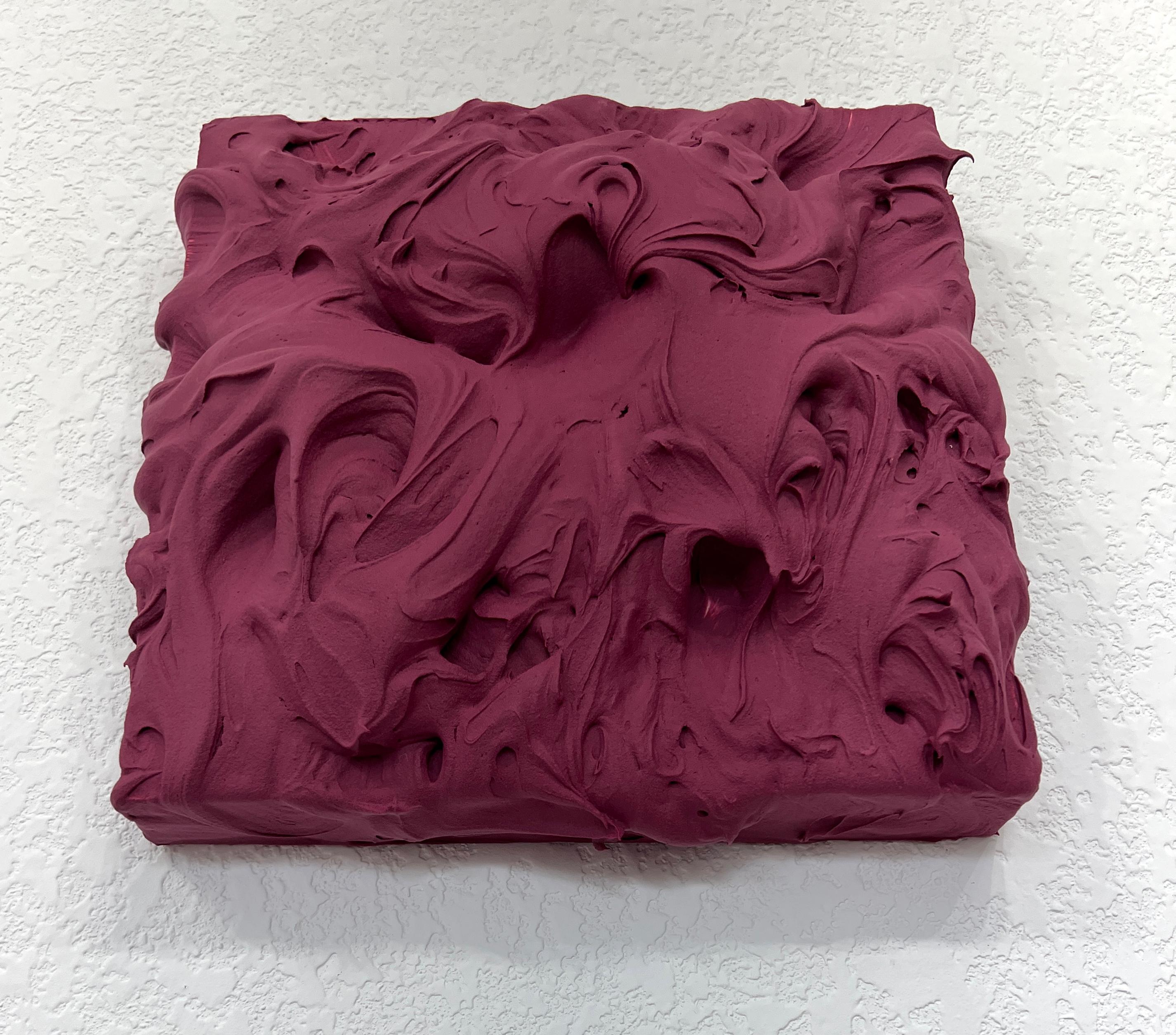 Combinazione di prugna, rosa persiano e blu di Prussia Excess (vernice densa e vibrante) - Abstract Painting Marrone di Chloe Hedden