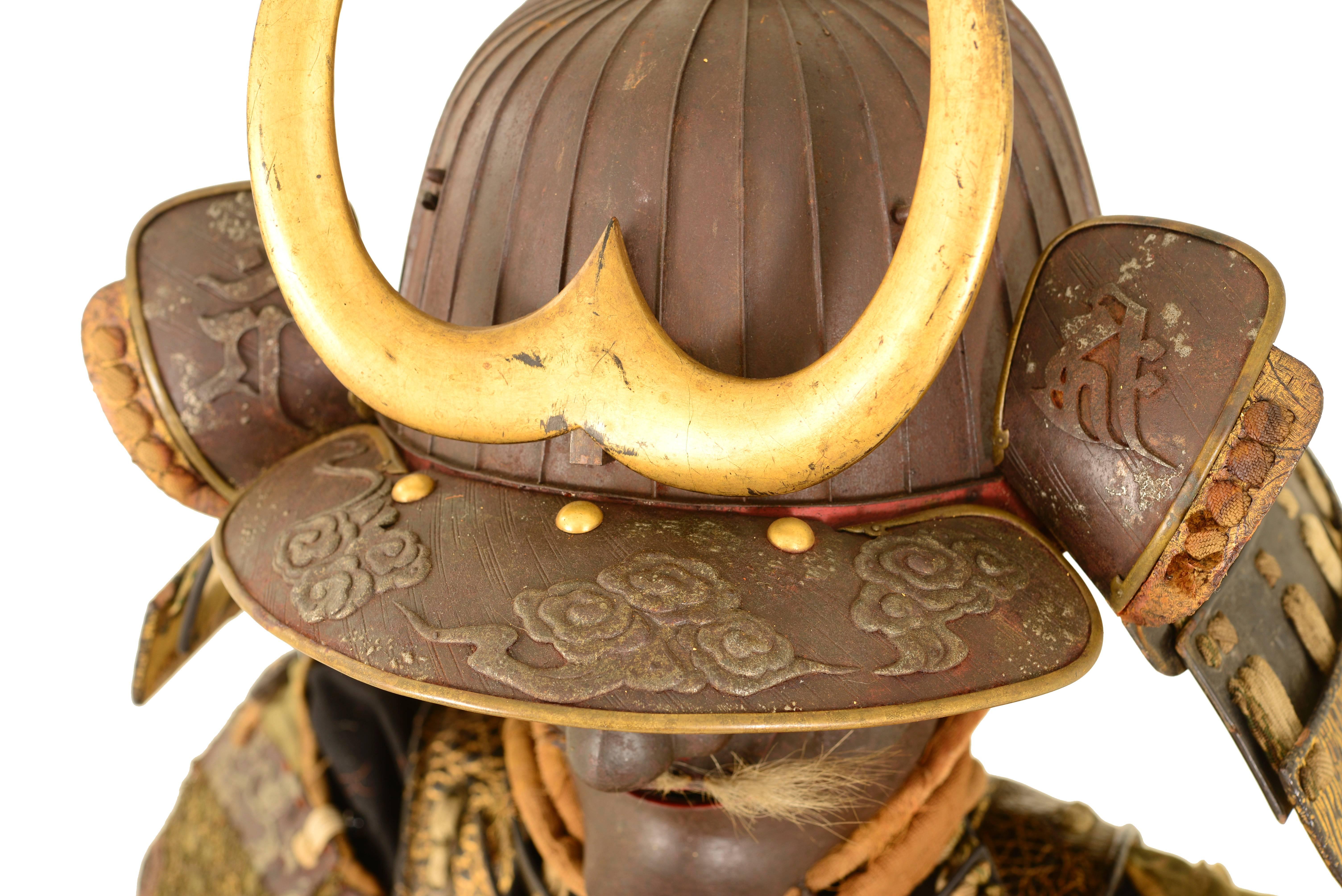 Spectacular Samurai armor from Kaga Province - Gold Figurative Sculpture by Katchu Shi