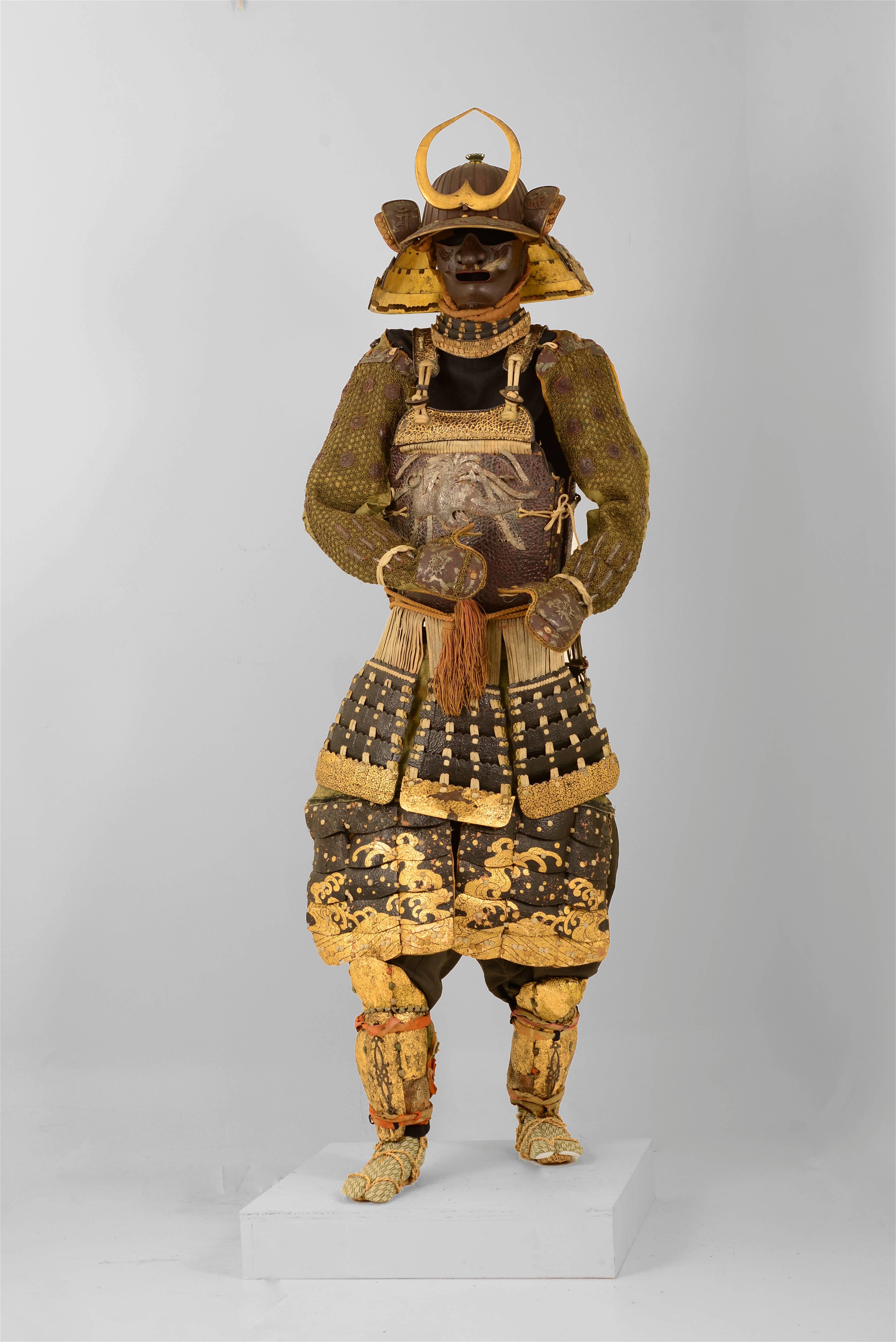 Katchu Shi Figurative Sculpture - Spectacular Samurai armor from Kaga Province