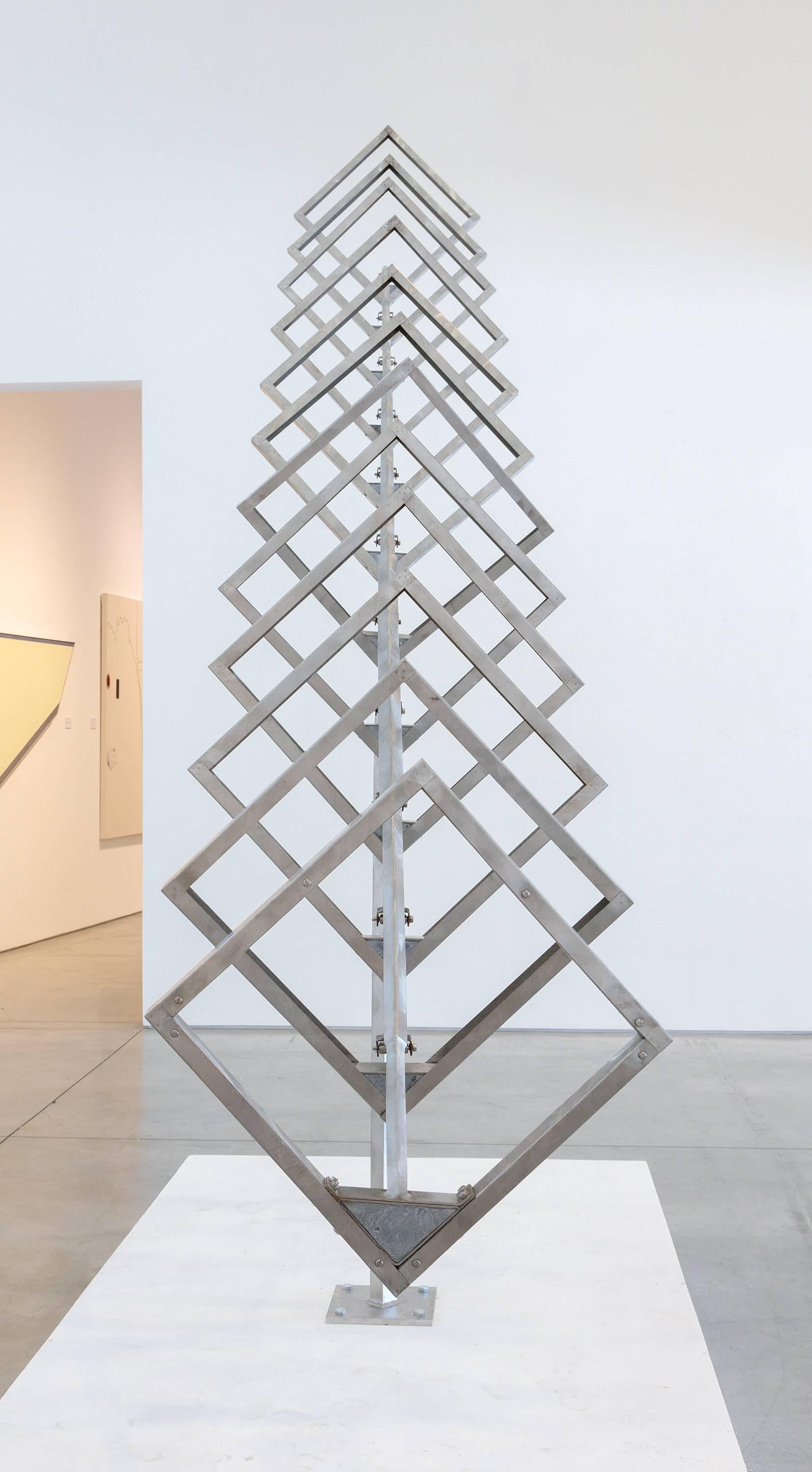 Colonne oblique de carrés ouverts - Gris Abstract Sculpture par George Rickey