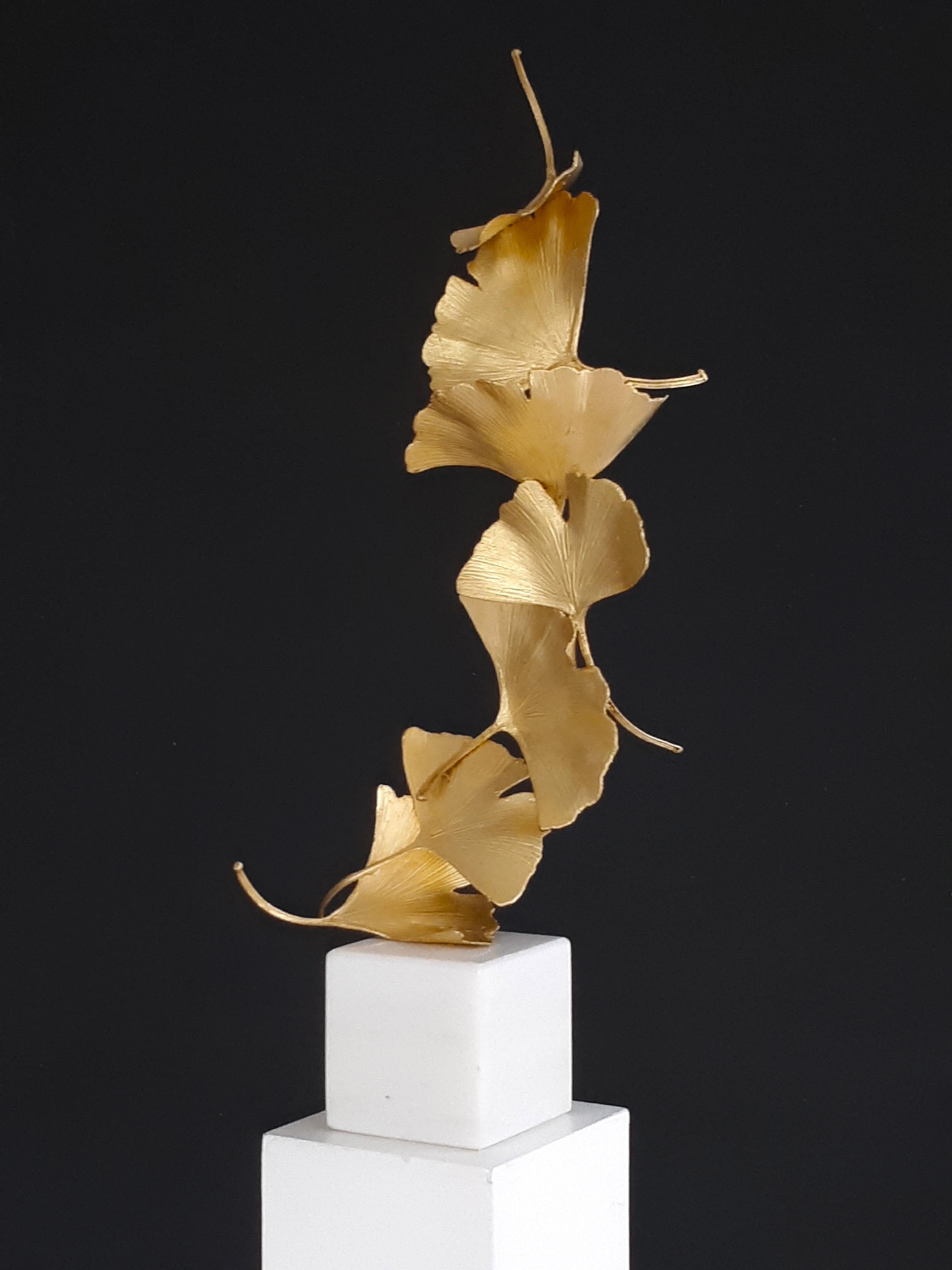 7 Golden Gingko Leaves - Cast Brass golden sculpture on white marble base - Contemporary Sculpture by Kuno Vollet