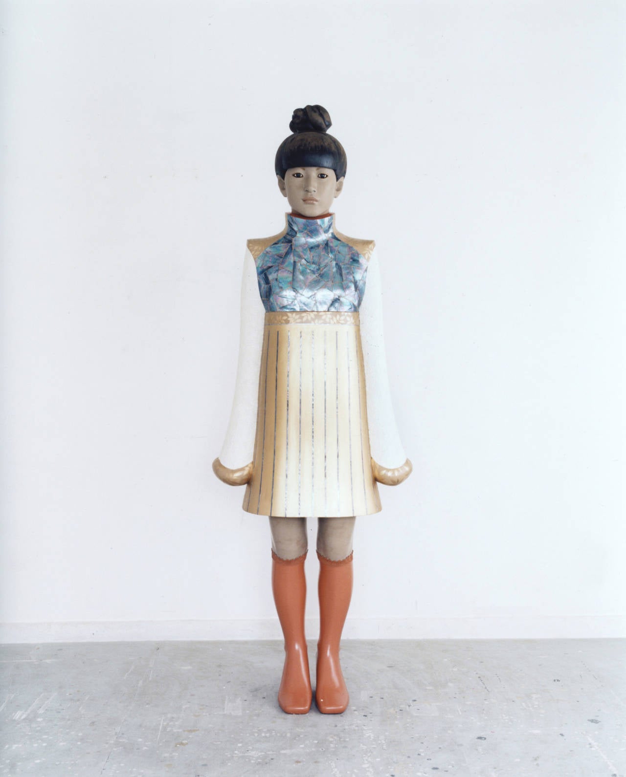 Tomotaka Yasui Figurative Sculpture - Untitled (woman)