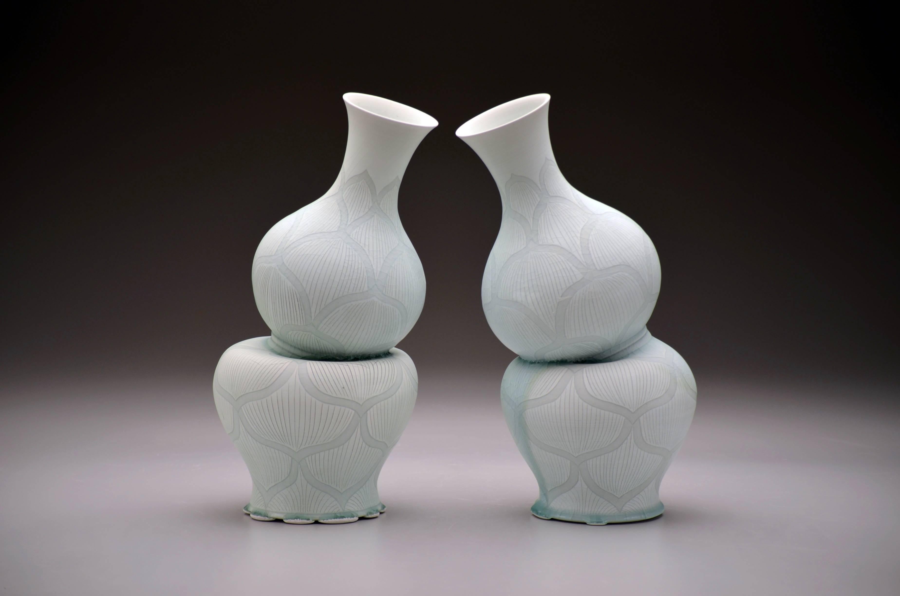 Steven Young Lee, recently exhibition at the Smithsonian Renwick Gallery, creates elegant and dramatic ceramic forms that are then deconstructed, giving each piece a breathtaking sculptural edge. 

16&quot; x 20&quot; x 8&quot;
Excellent