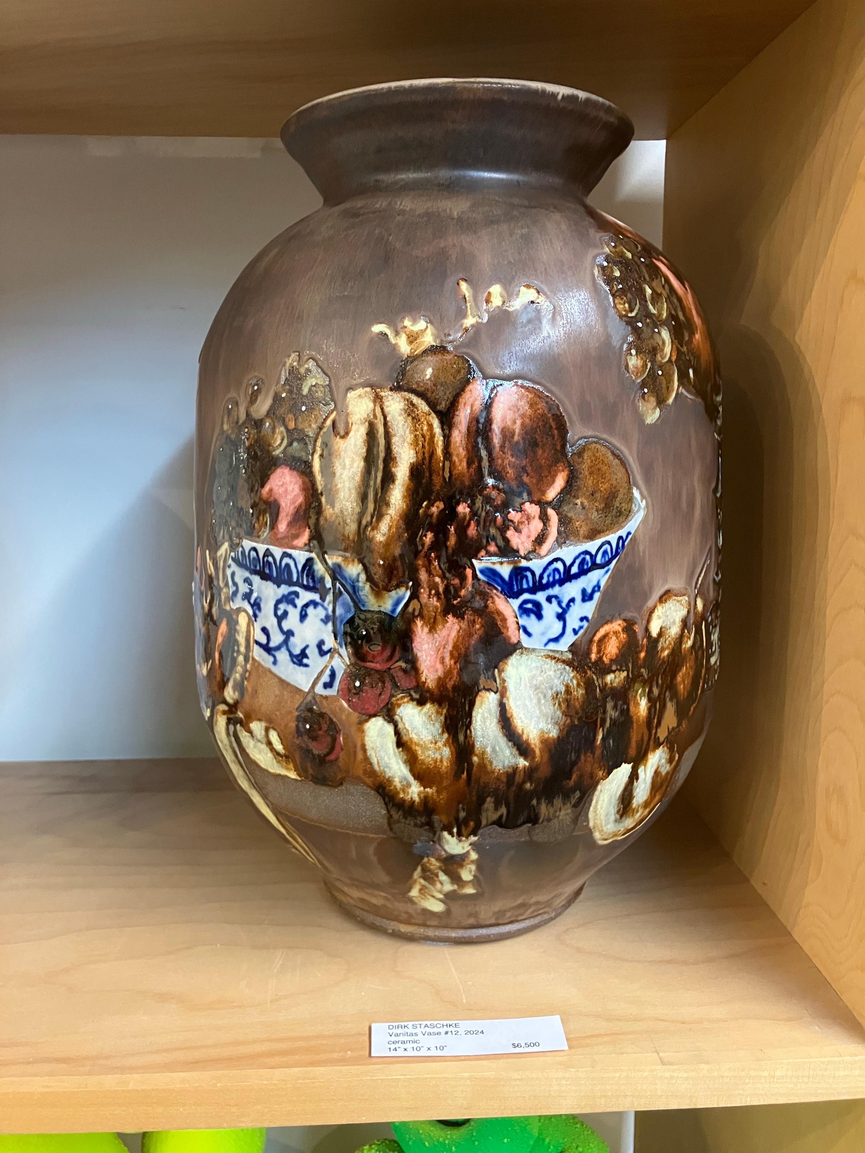 Vase Vanitas #12, Dirk Staschke, 2024, Sculpture en céramique émaillée peinte en vente 3