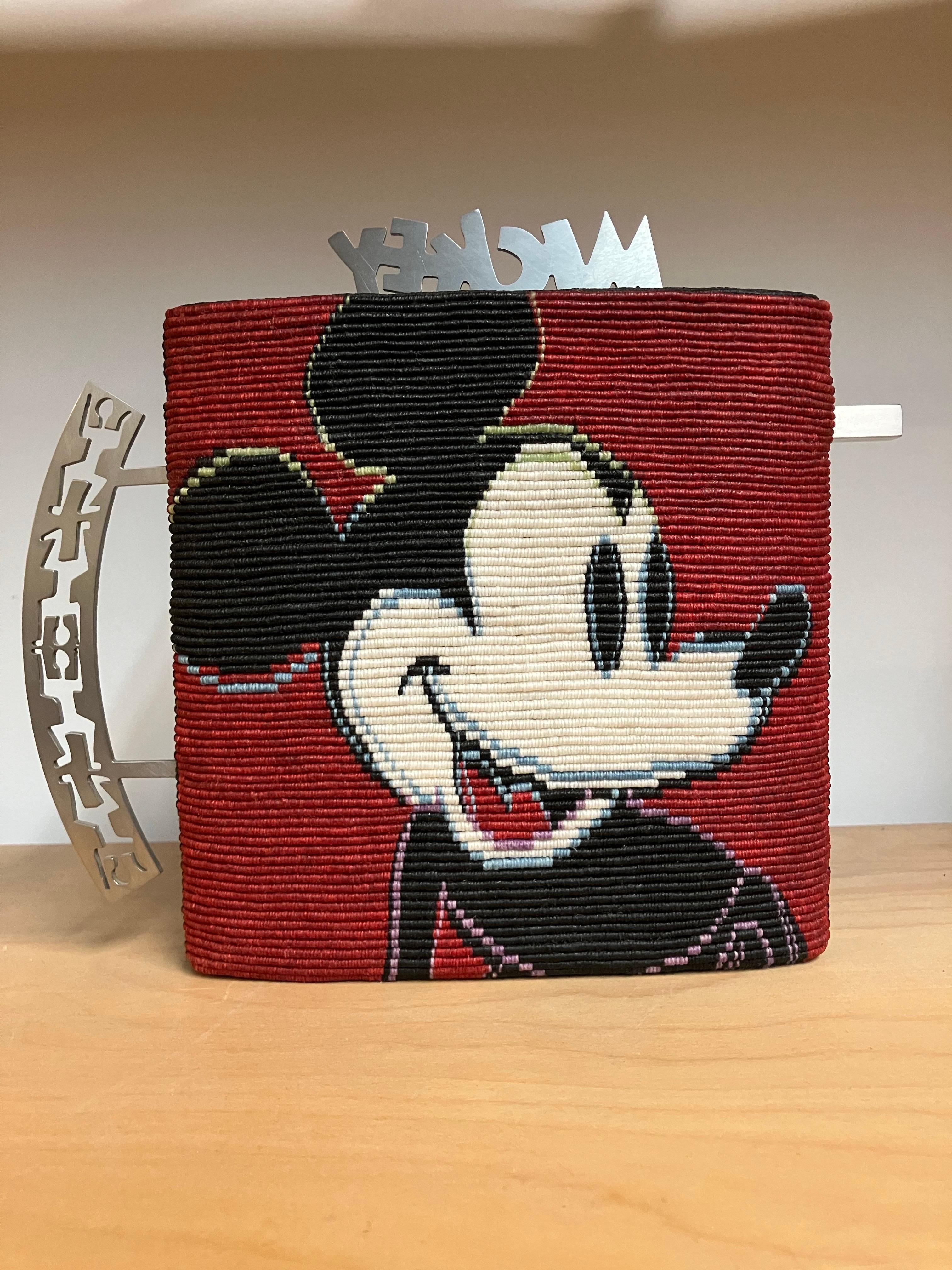 Théière Mickey Mouse / Warhol-Haring I, Kate Anderson, 2006, lin ciré noué en vente 7