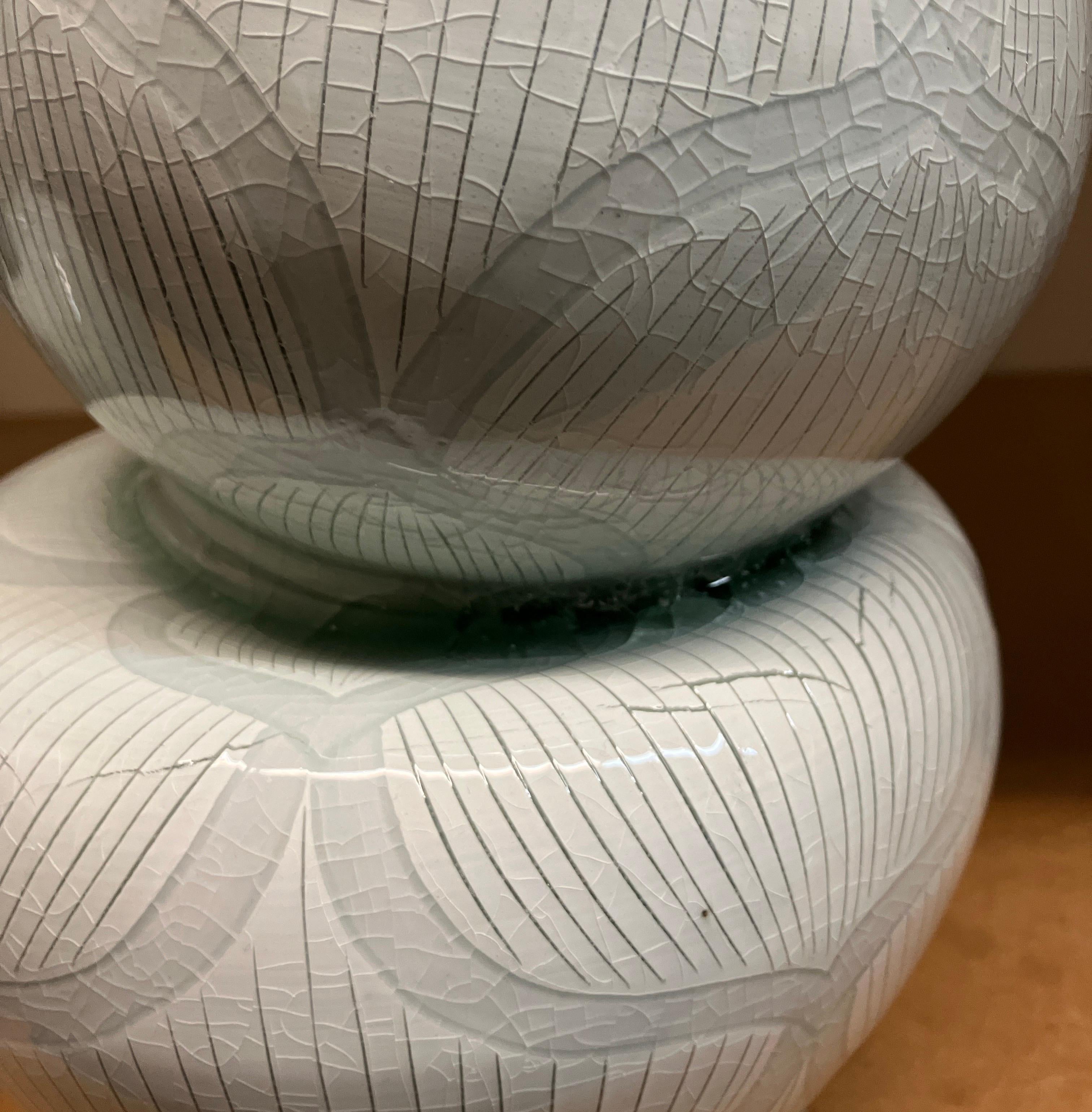 Paire de vases gourde à motif lotus, Steven Young Lee, 2016, céramique émaillée en vente 4