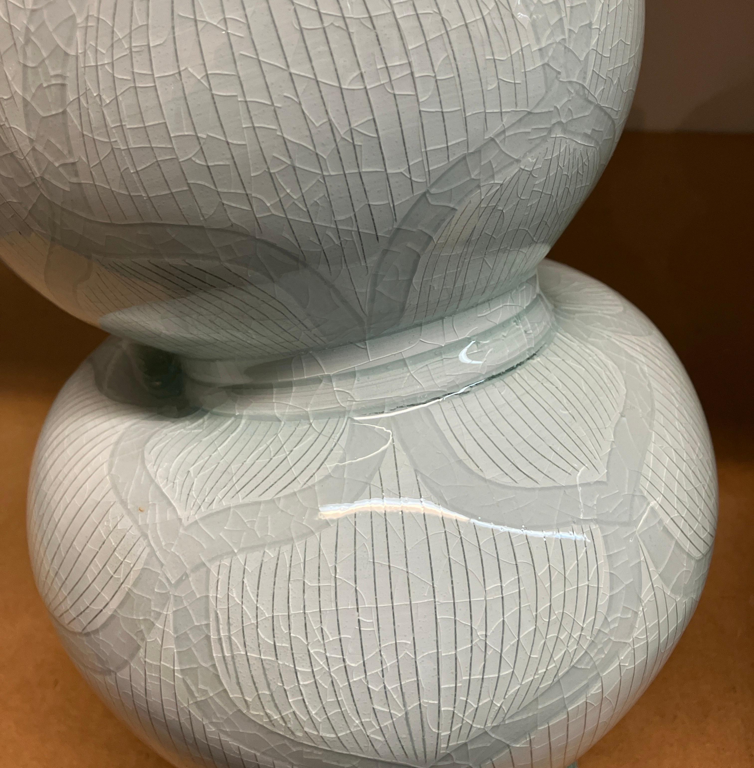 Paire de vases gourde à motif lotus, Steven Young Lee, 2016, céramique émaillée en vente 5
