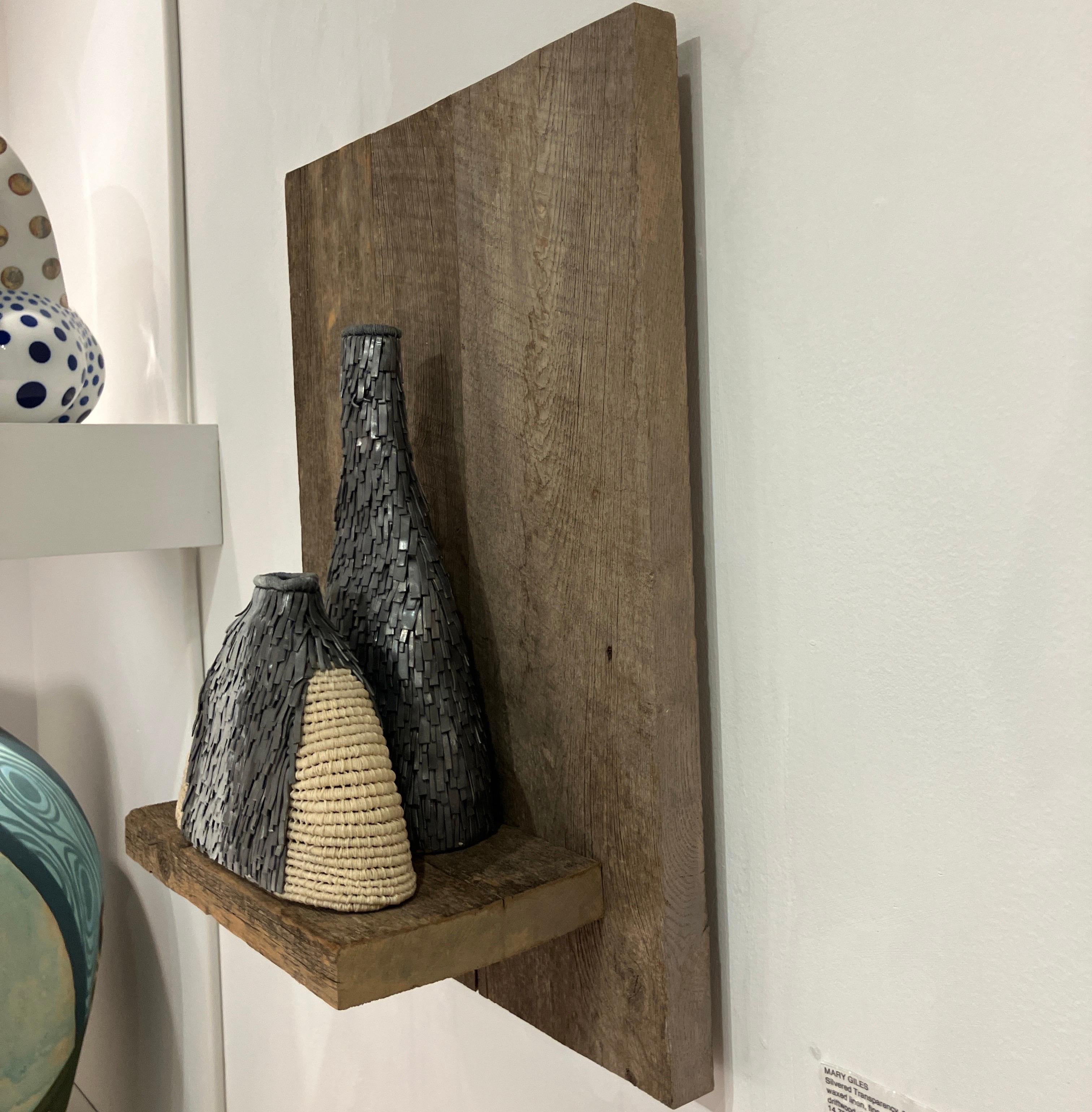 « Transparence argentée », sculpture de techniques mixtes, lin ciré, bois de récupération en vente 3