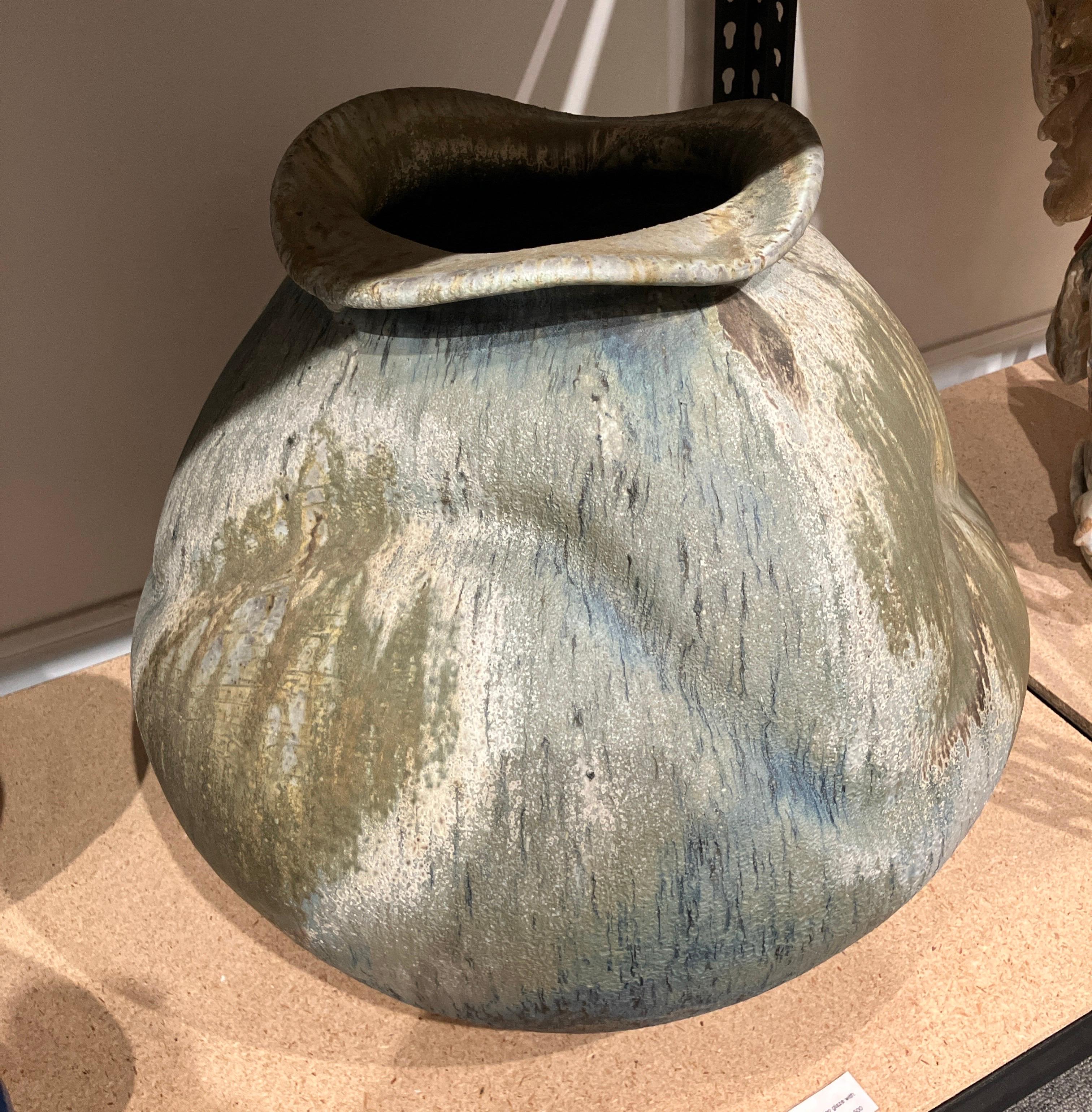 Forme de jarre en porcelaine cuite au feu de bois contemporain, design, sculpture, glaçure, céramique en vente 3