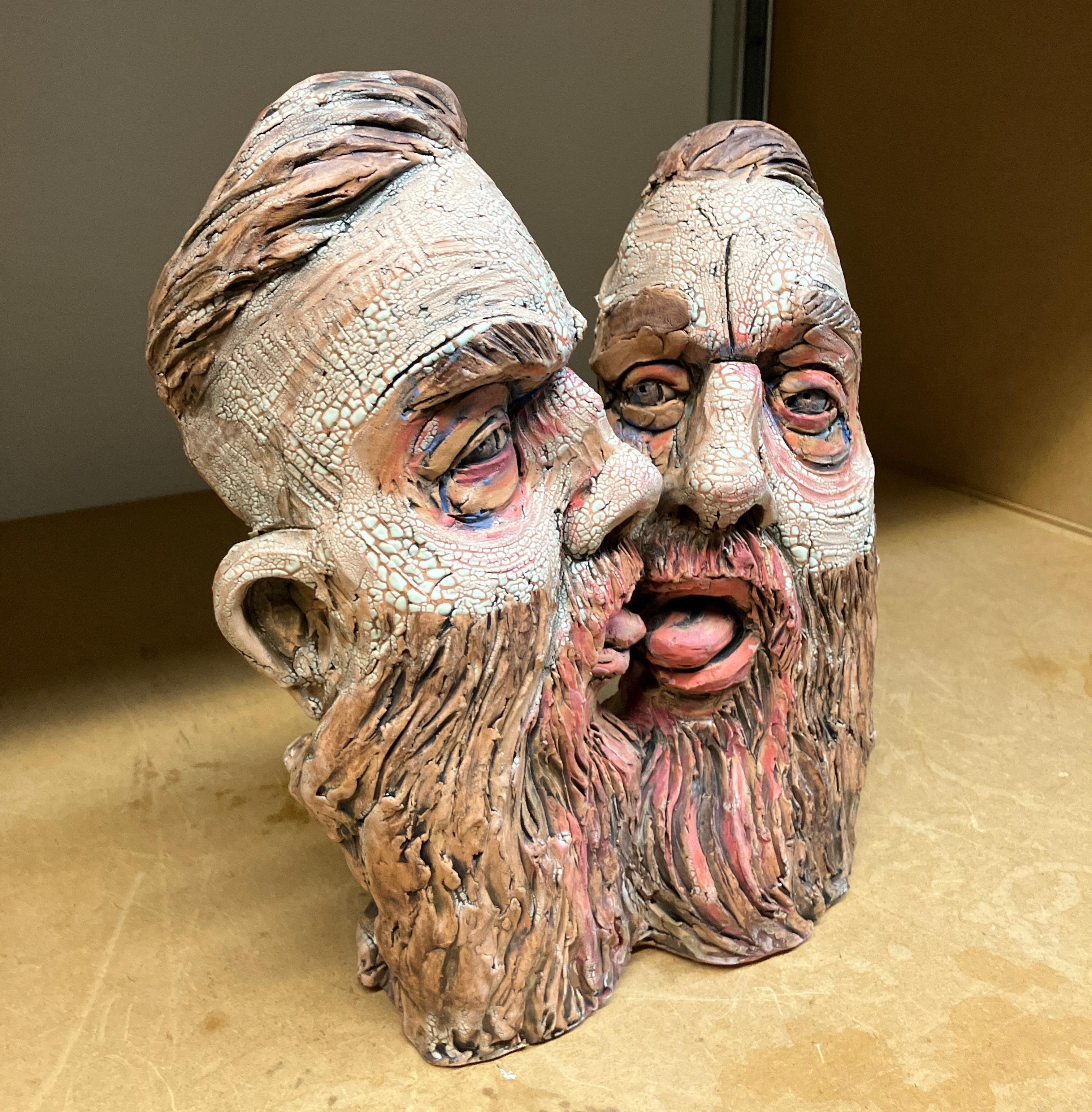 Surrealistische Steingutskulptur „Selfie“, Skulptur mit Glasur und Unterglasur im Angebot 3