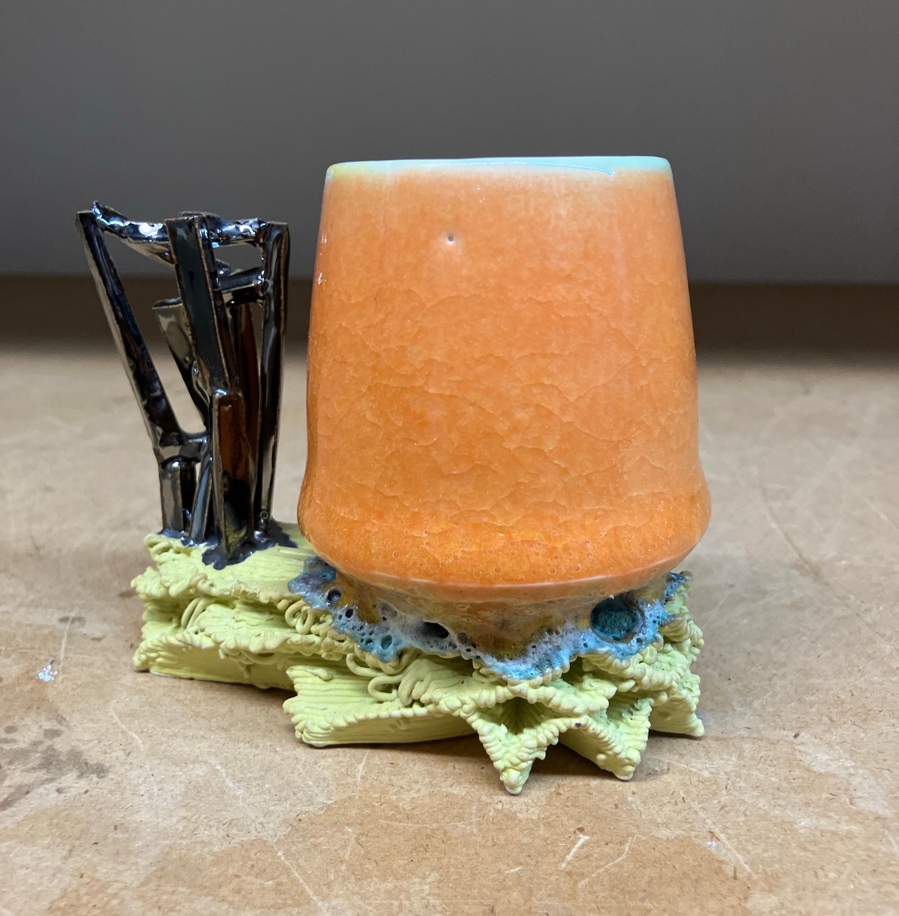 Taza Composición nº 002, Matt Mitros, 2023, Escultura de porcelana impresa en 3D Esmalte en venta 1