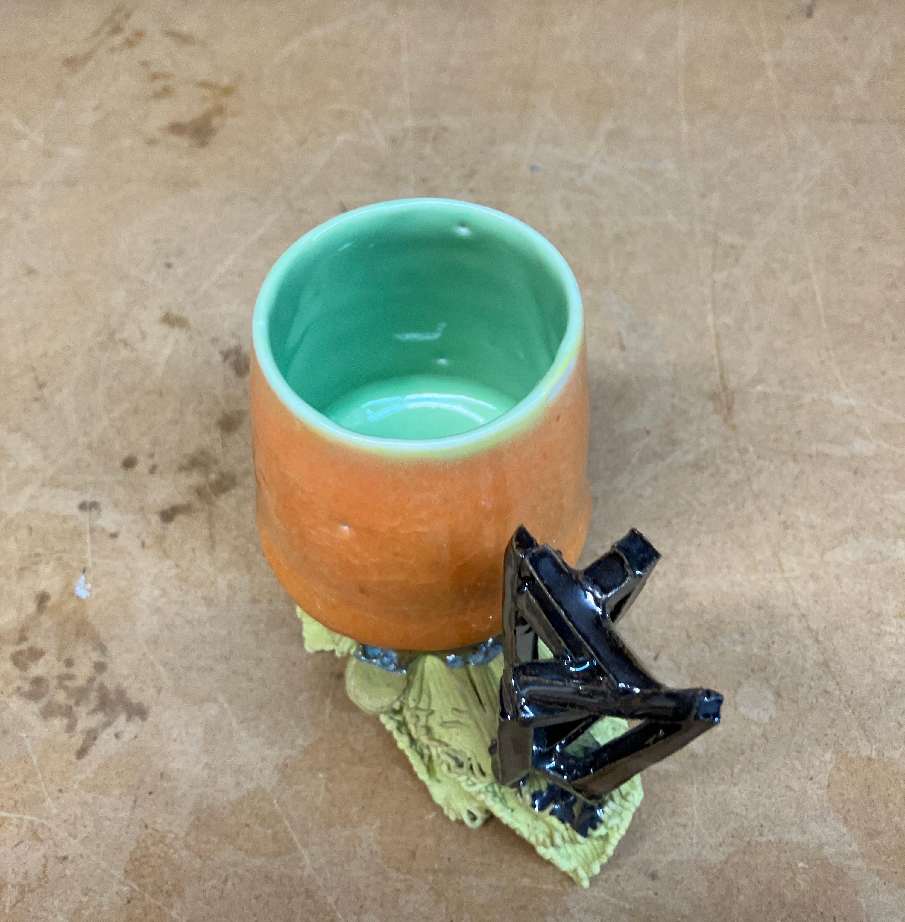 Taza Composición nº 002, Matt Mitros, 2023, Escultura de porcelana impresa en 3D Esmalte en venta 5