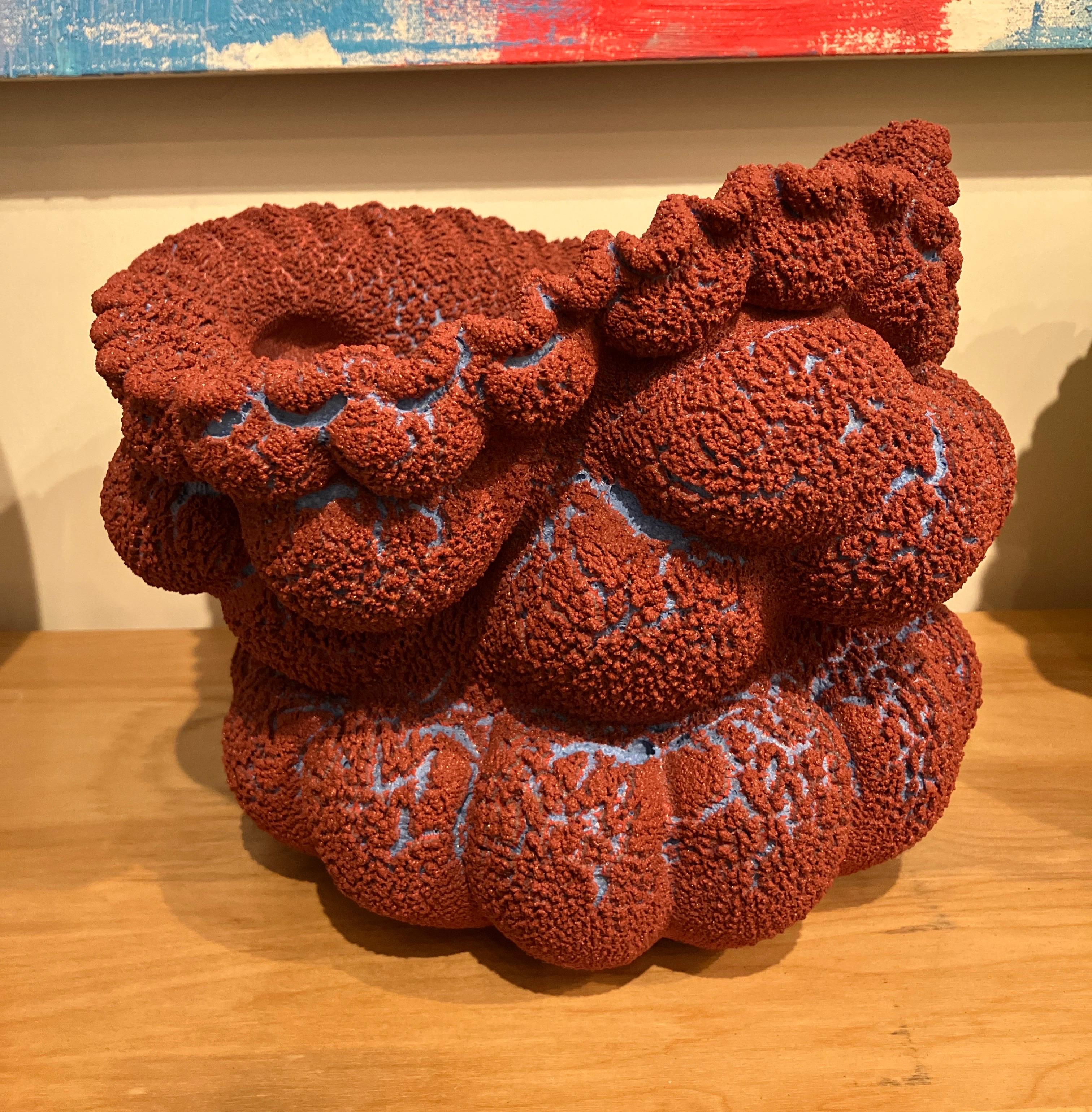 Sculpture abstraite contemporaine en céramique, vase en grès émaillé, rouge et bleu en vente 4