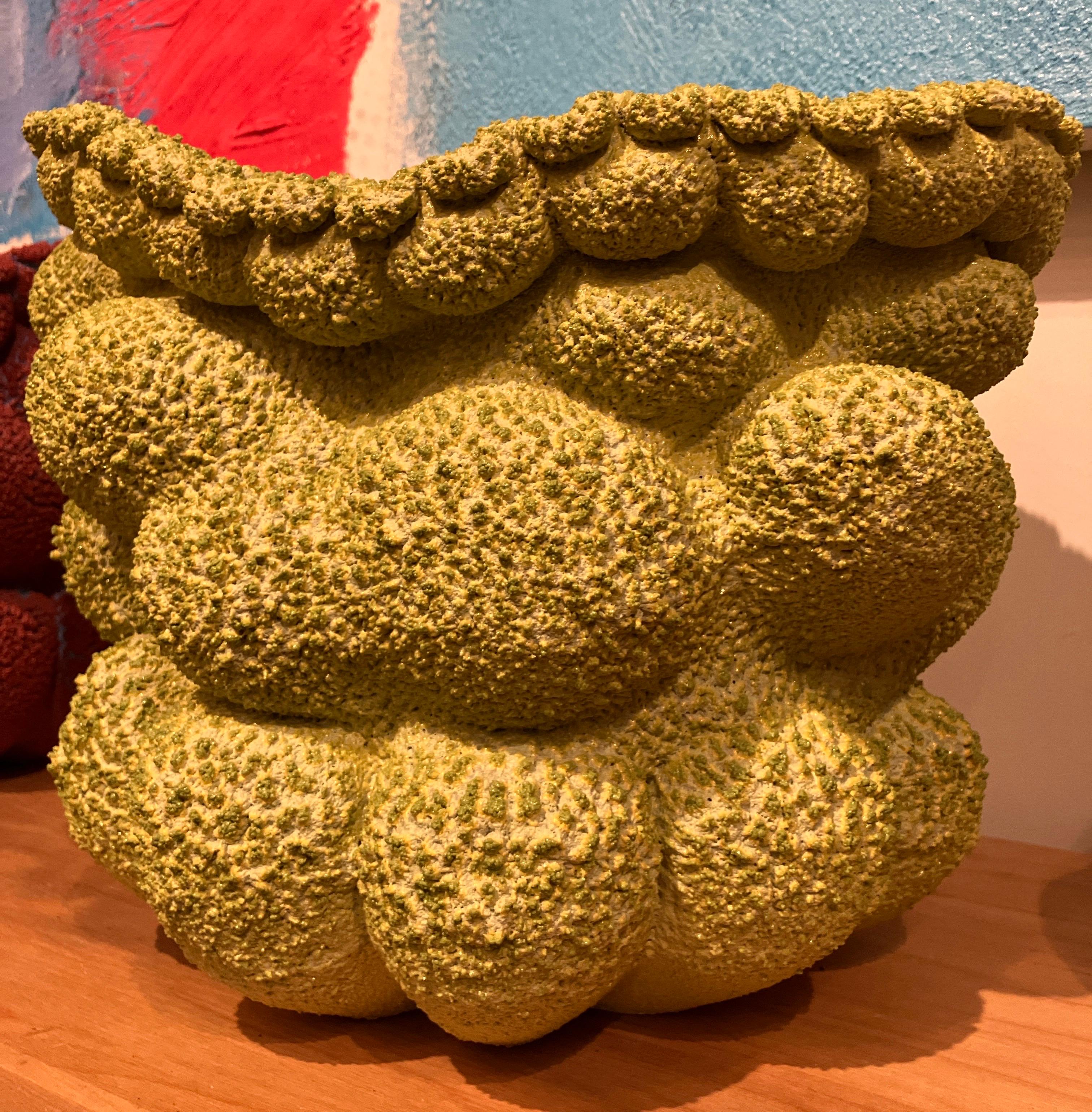Sculpture abstraite contemporaine en céramique, vase en grès émaillé, Krater vert en vente 2