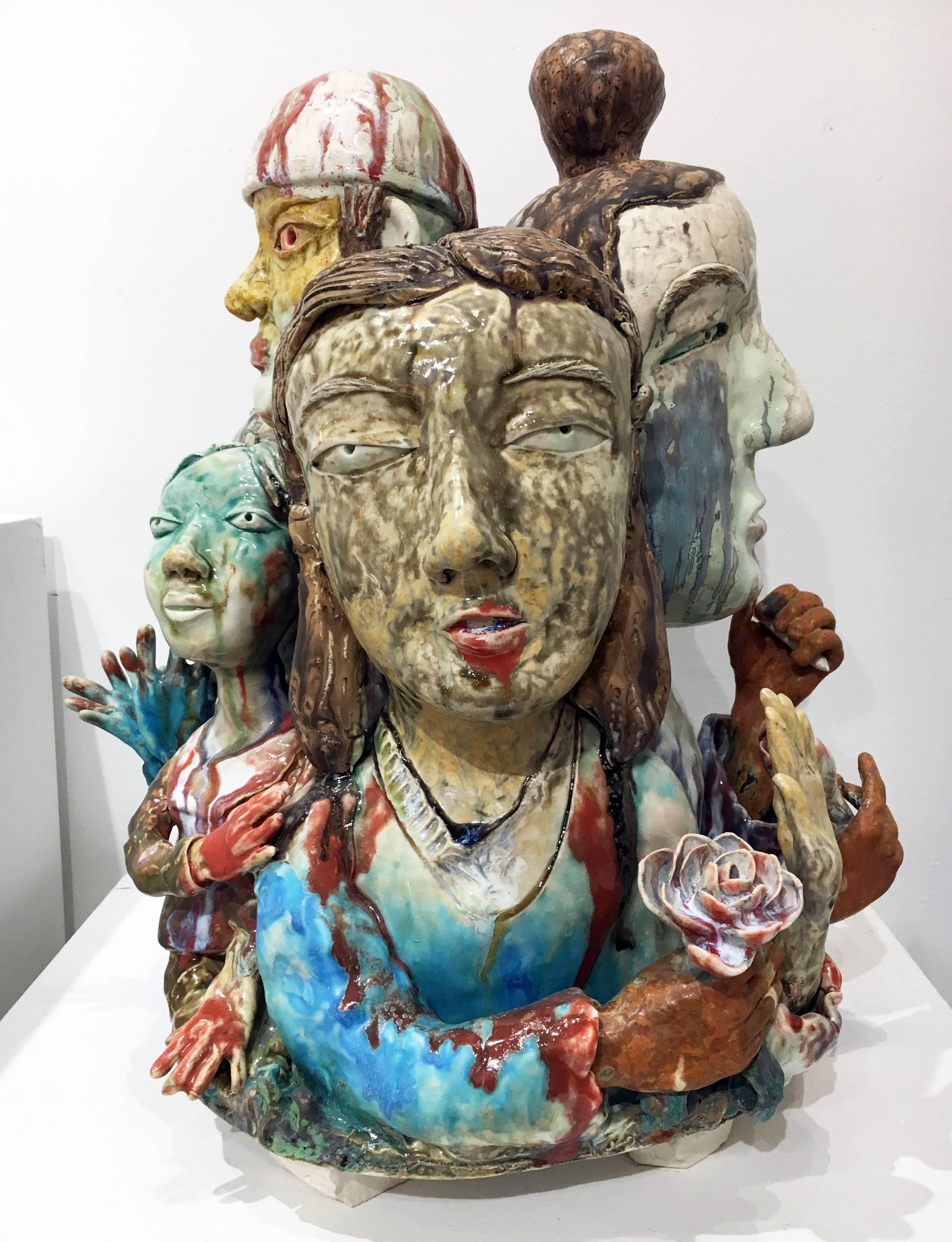 « Another Connection », sculpture figurative abstraite en céramique avec glaçure colorée - Sculpture de SunKoo Yuh