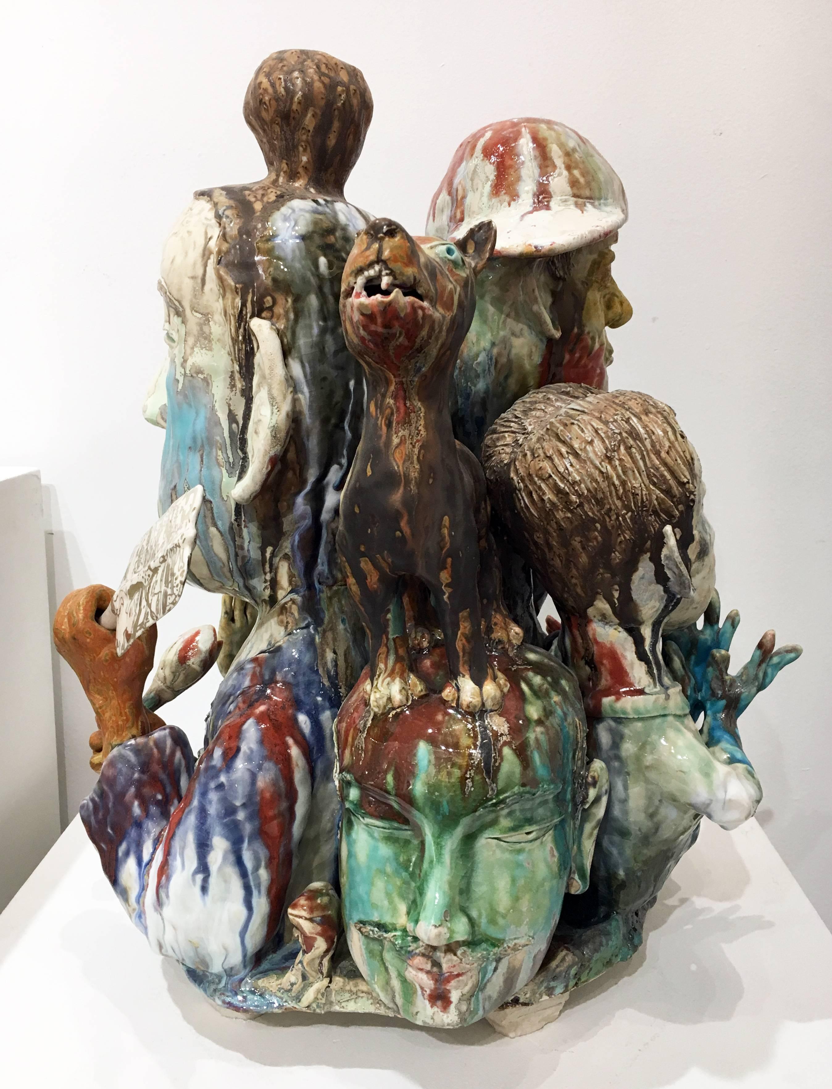 Abstrakte figurative Keramikskulptur „Another Connection“, farbenfrohe Glasur mit farbenfroher Glasur (Beige), Figurative Sculpture, von SunKoo Yuh
