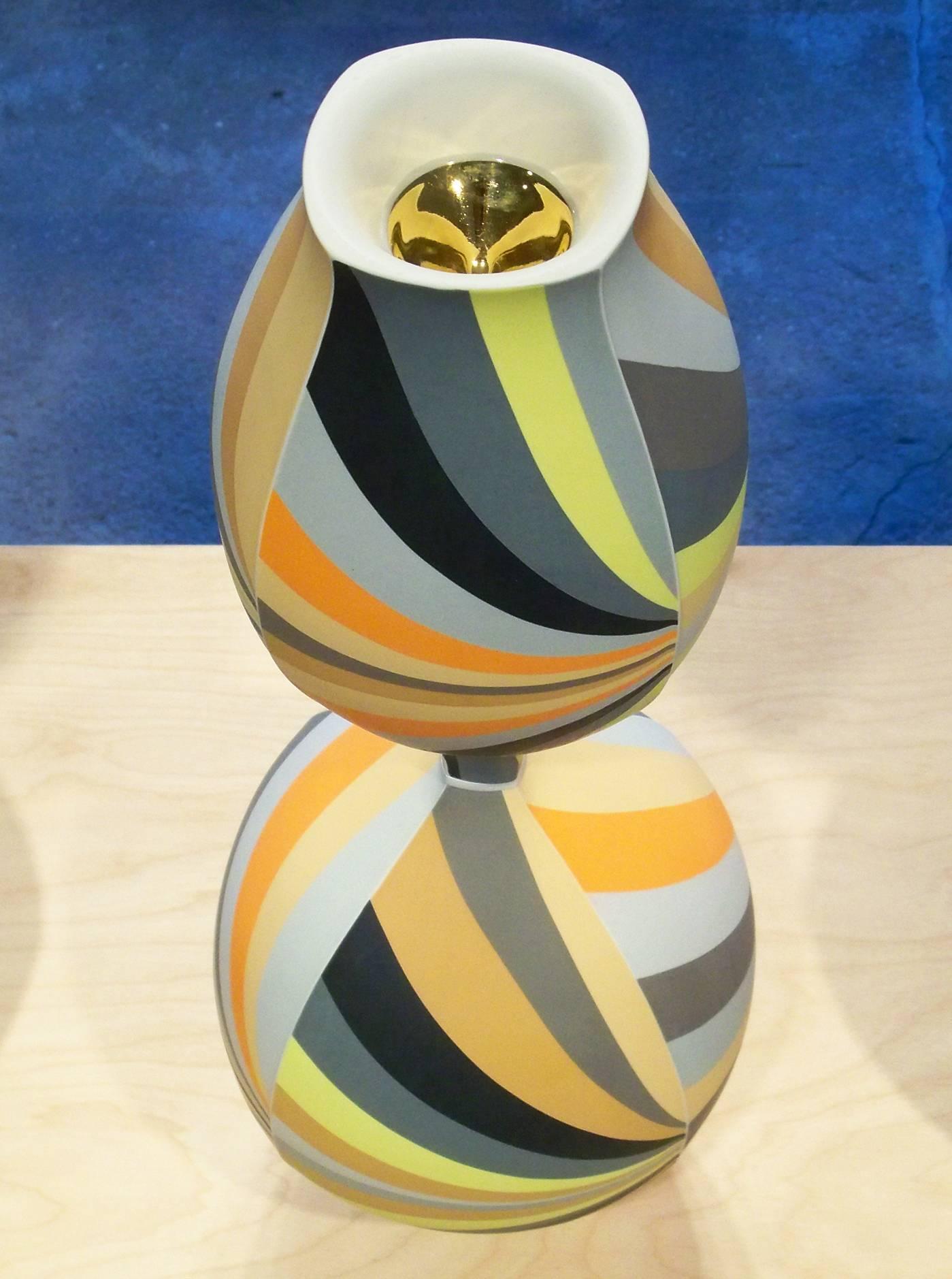 Enclosed Vase Form #3 - Sculpture by Peter Pincus