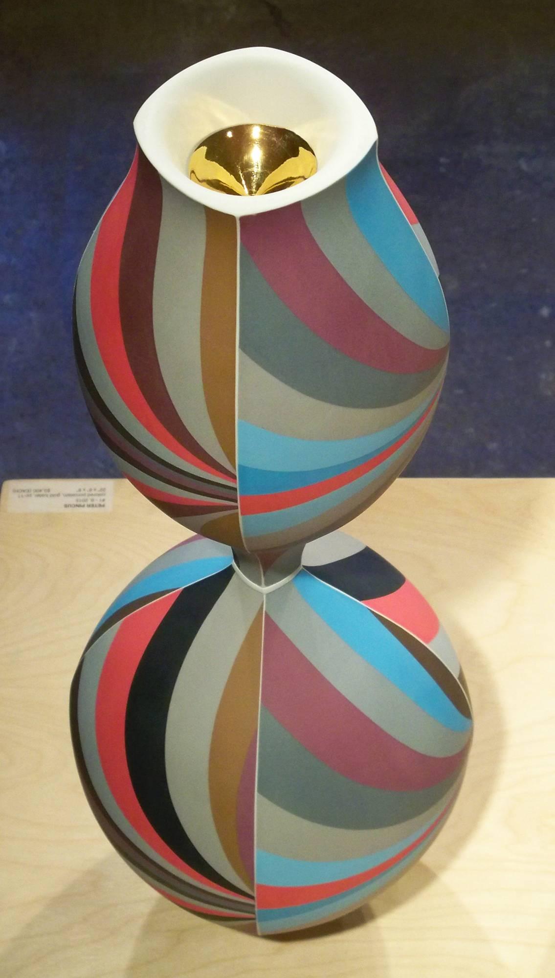 Enclosed Vase Form #6 - Contemporary Art by Peter Pincus