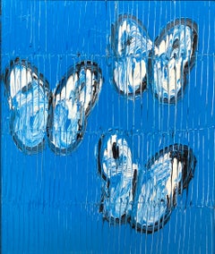 «Vuelo 3»: mariposas sobre fondo azul celeste. Pintura al óleo en marco antiguo