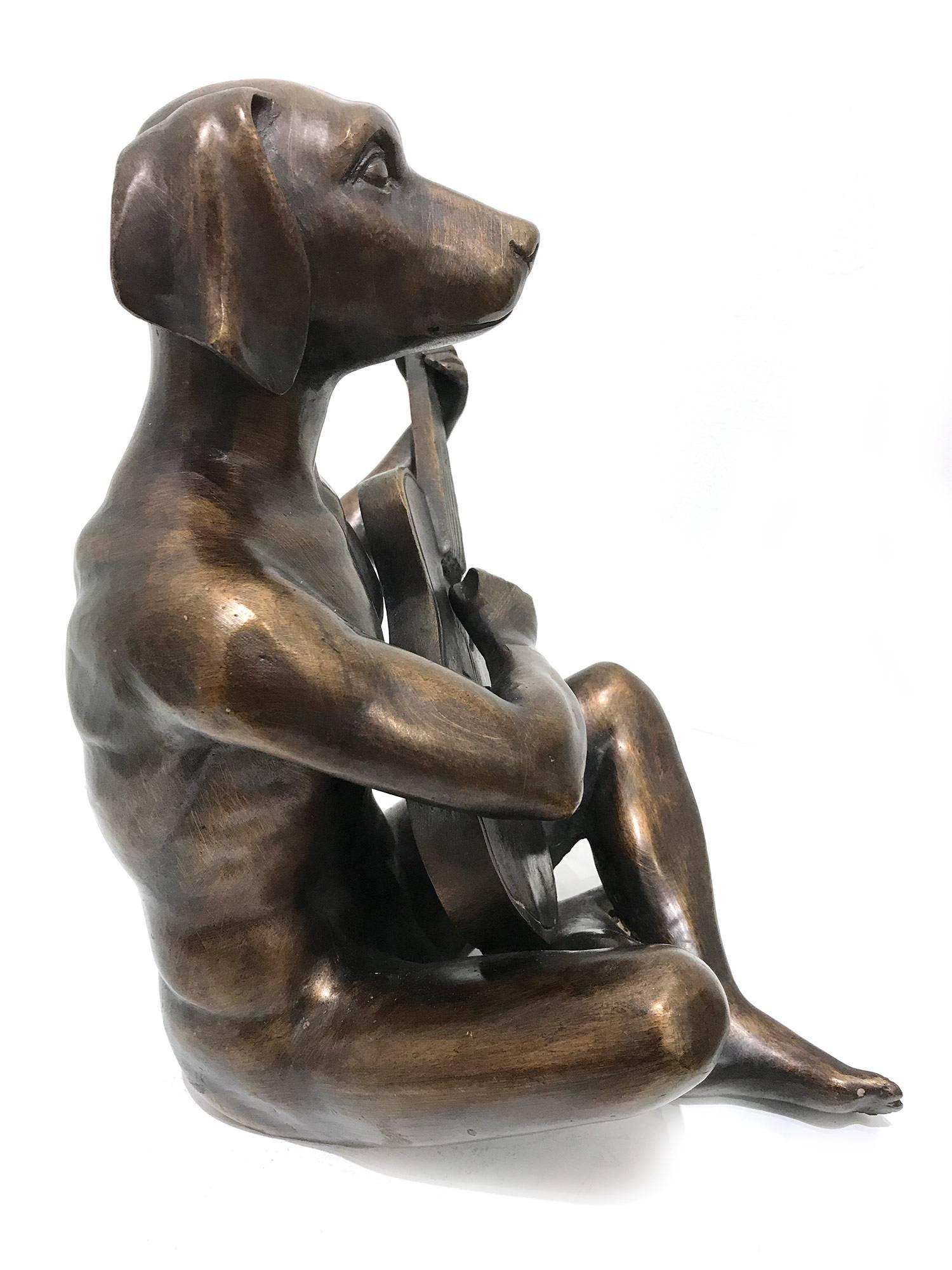« Il jouait comme il était Keith Richards » - Sculpture de chien à guitare en bronze en vente 8