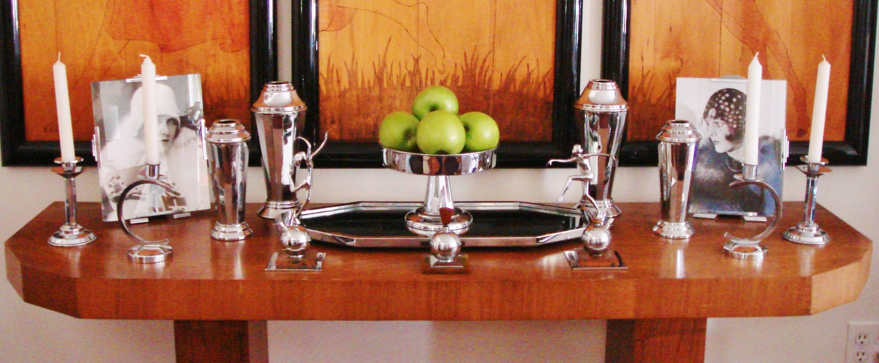 Mid-20th Century English Art Deco 5-Piece Cocktail Vases, Candlesticks & Compote Console Set.