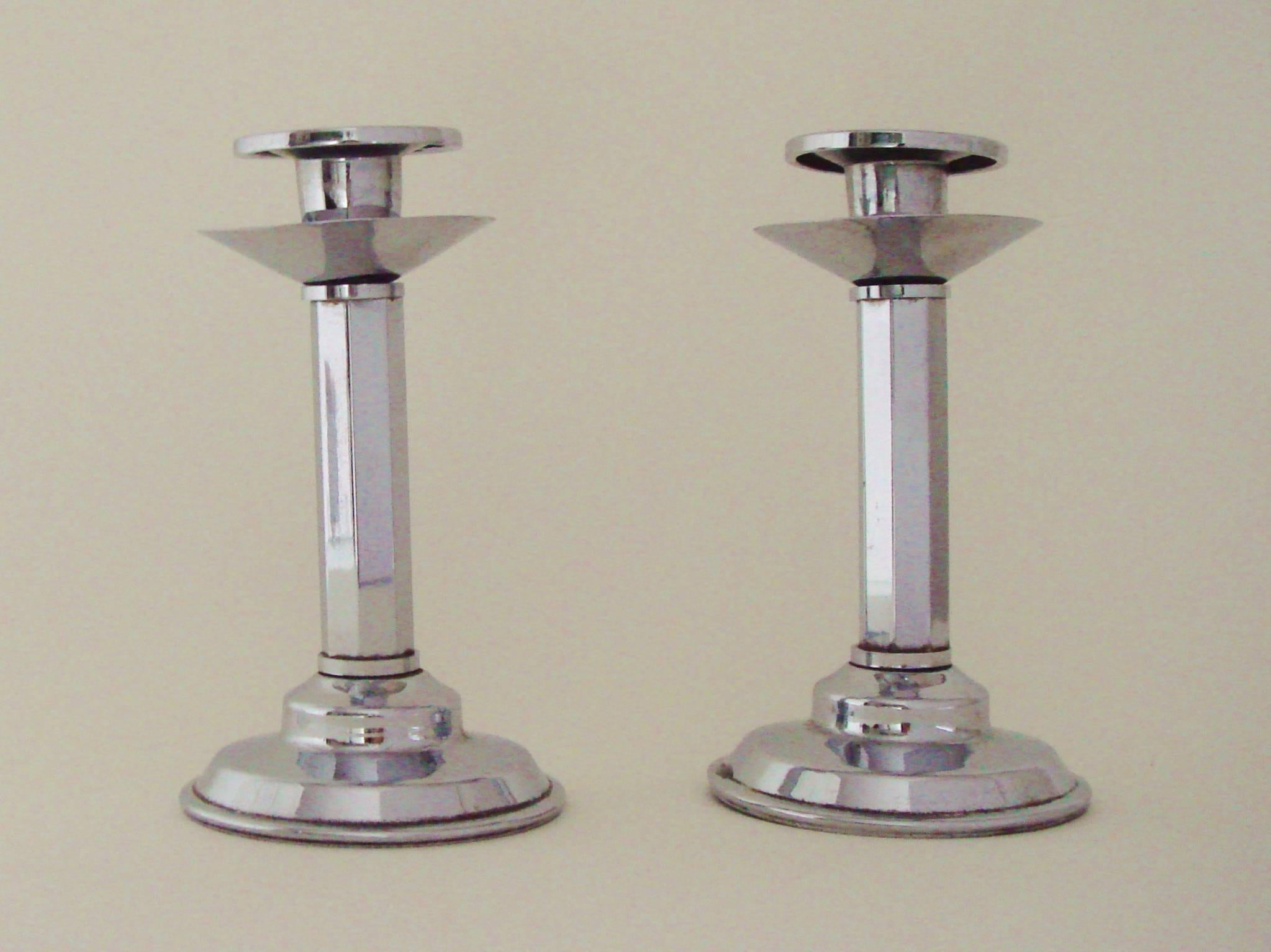 English Art Deco 5-Piece Cocktail Vases, Candlesticks & Compote Console Set. In Good Condition In Port Hope, ON