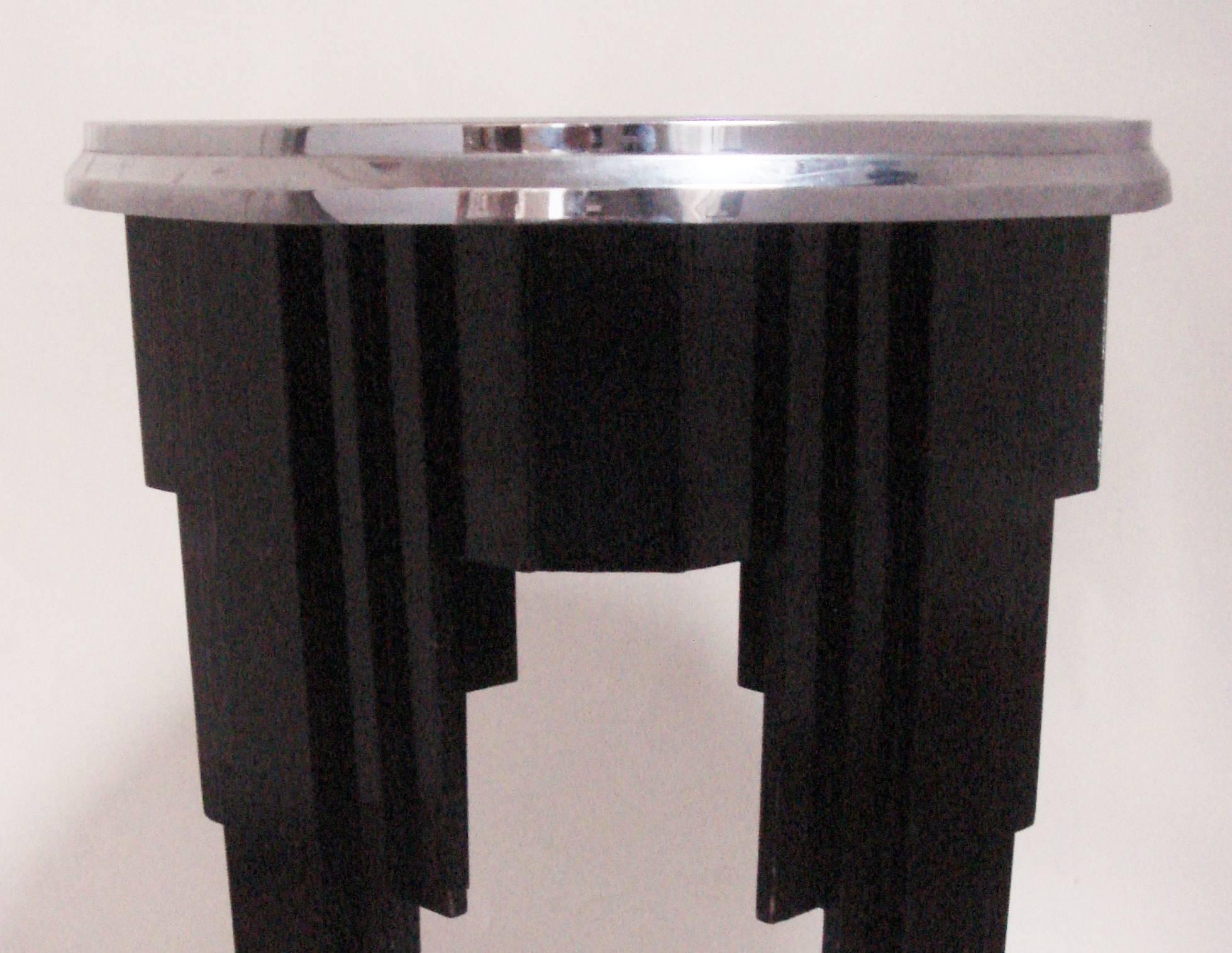 English Art Deco Black Painted Wood, Chrome & Mirror Reverse Ziggurat Wine Table In Good Condition In Port Hope, ON