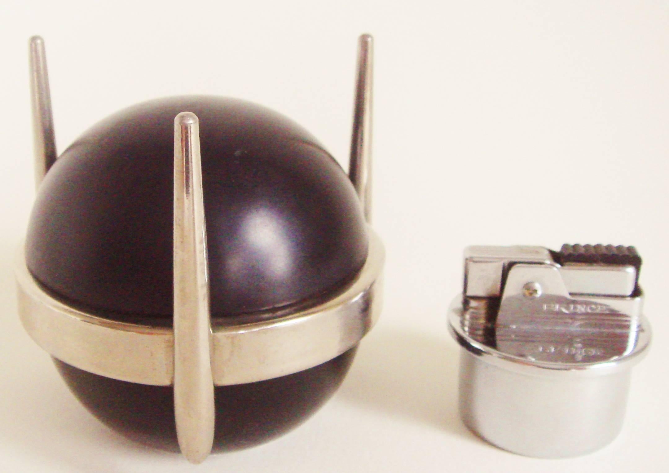 Japanese Mid-Century Chrome & Black Enameled Wood Wheel & Flint Table Lighter In Excellent Condition In Port Hope, ON