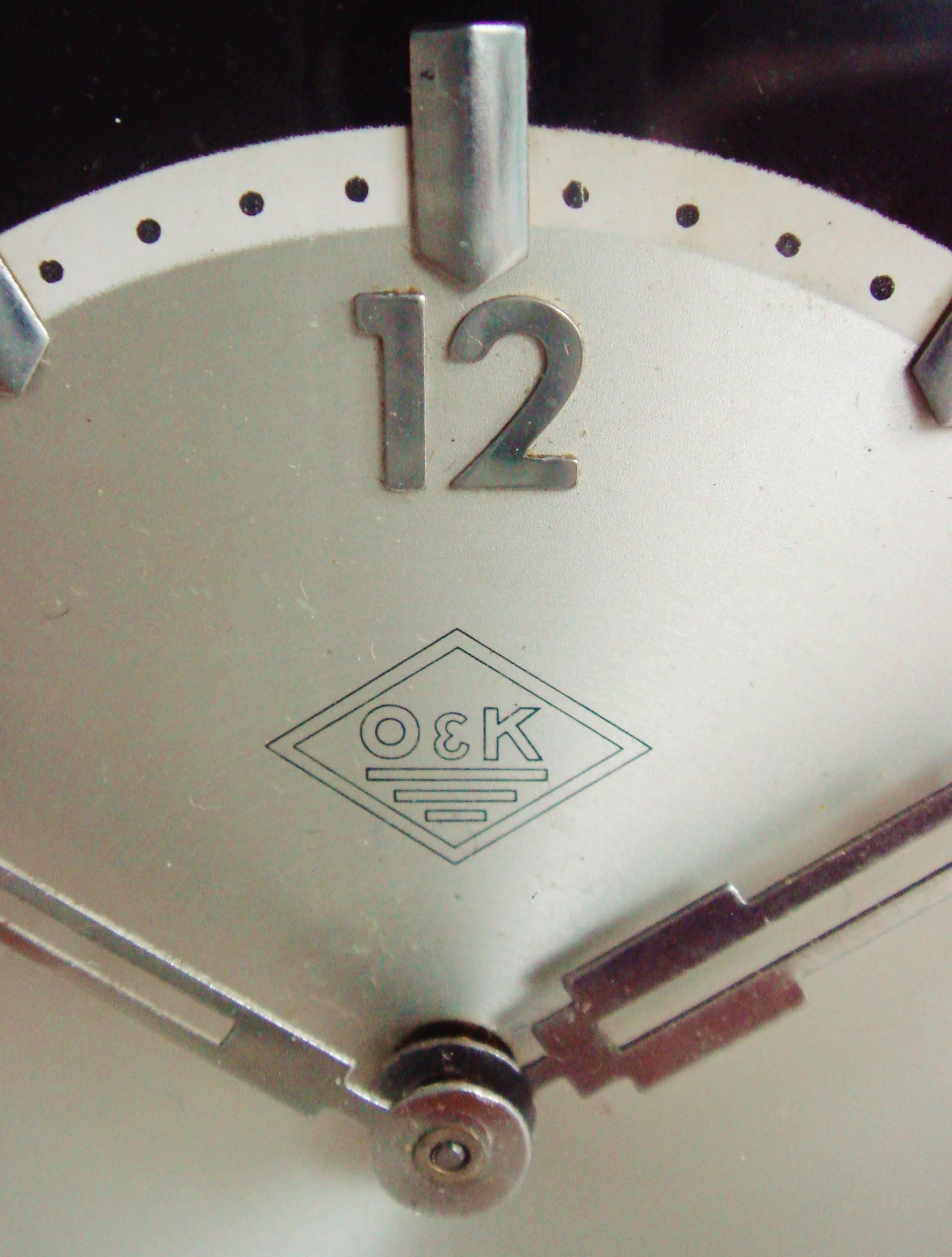 Mid-20th Century German Art Deco Chrome and Bakelite O&K Presentation Mechanical Table Clock For Sale