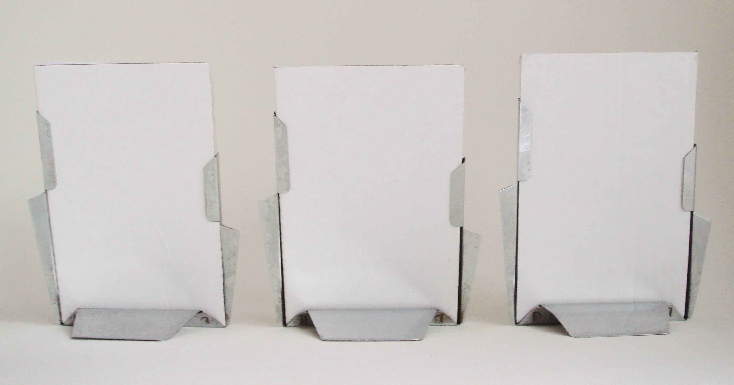 Set of Three English Art Deco Chrome Asymmetrical Sun-Ray & Easeled Desk Frames In Good Condition In Port Hope, ON