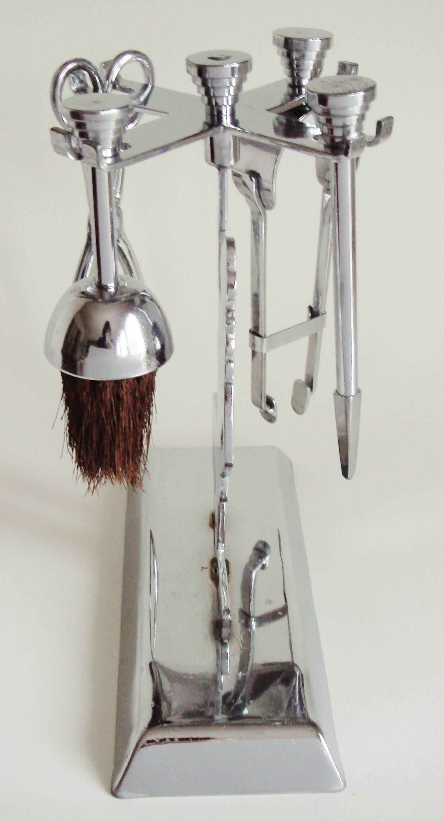 English Art Deco Chrome-Plated Trench Art Five-Piece Figural Small Fire-Tool Set In Good Condition For Sale In Port Hope, ON