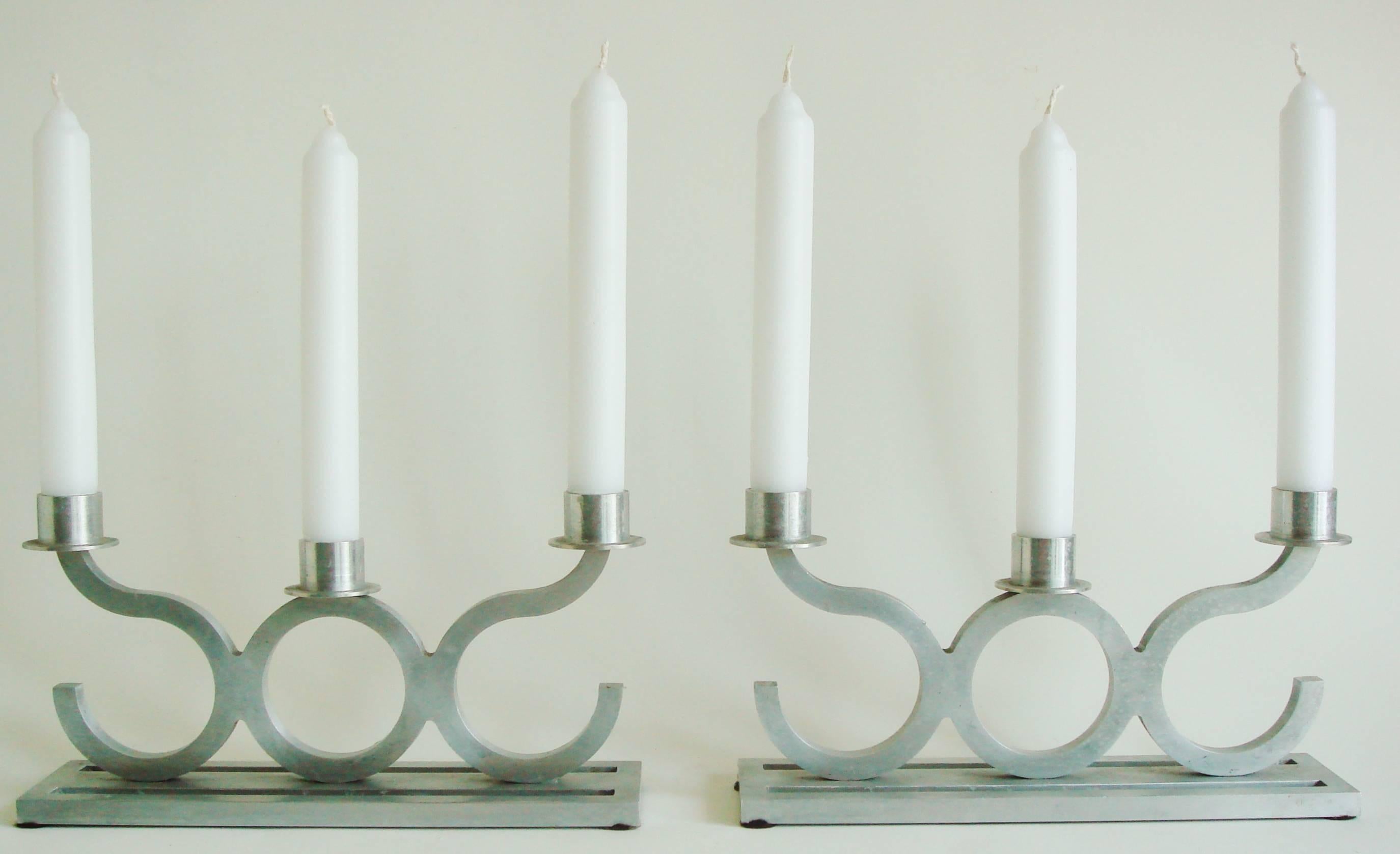 Pair of American Art Deco Bright & Brushed Aluminum Inline Triple Candleholders In Good Condition For Sale In Port Hope, ON