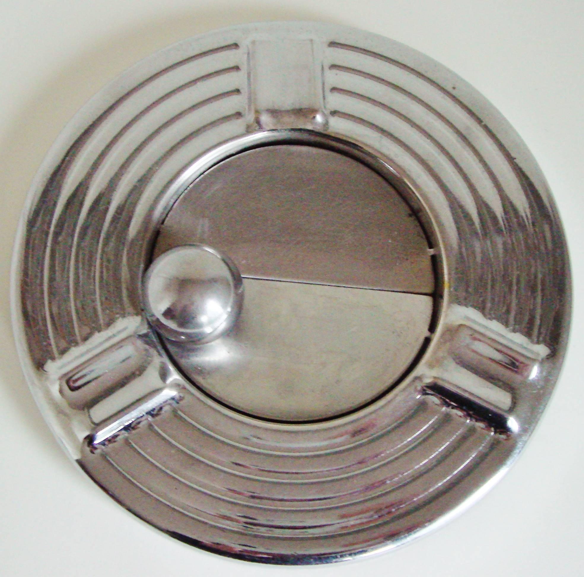 Mid-20th Century Pair of American Art Deco Chrome Theatre Lobby Standing Ashtrays by Royalchrome