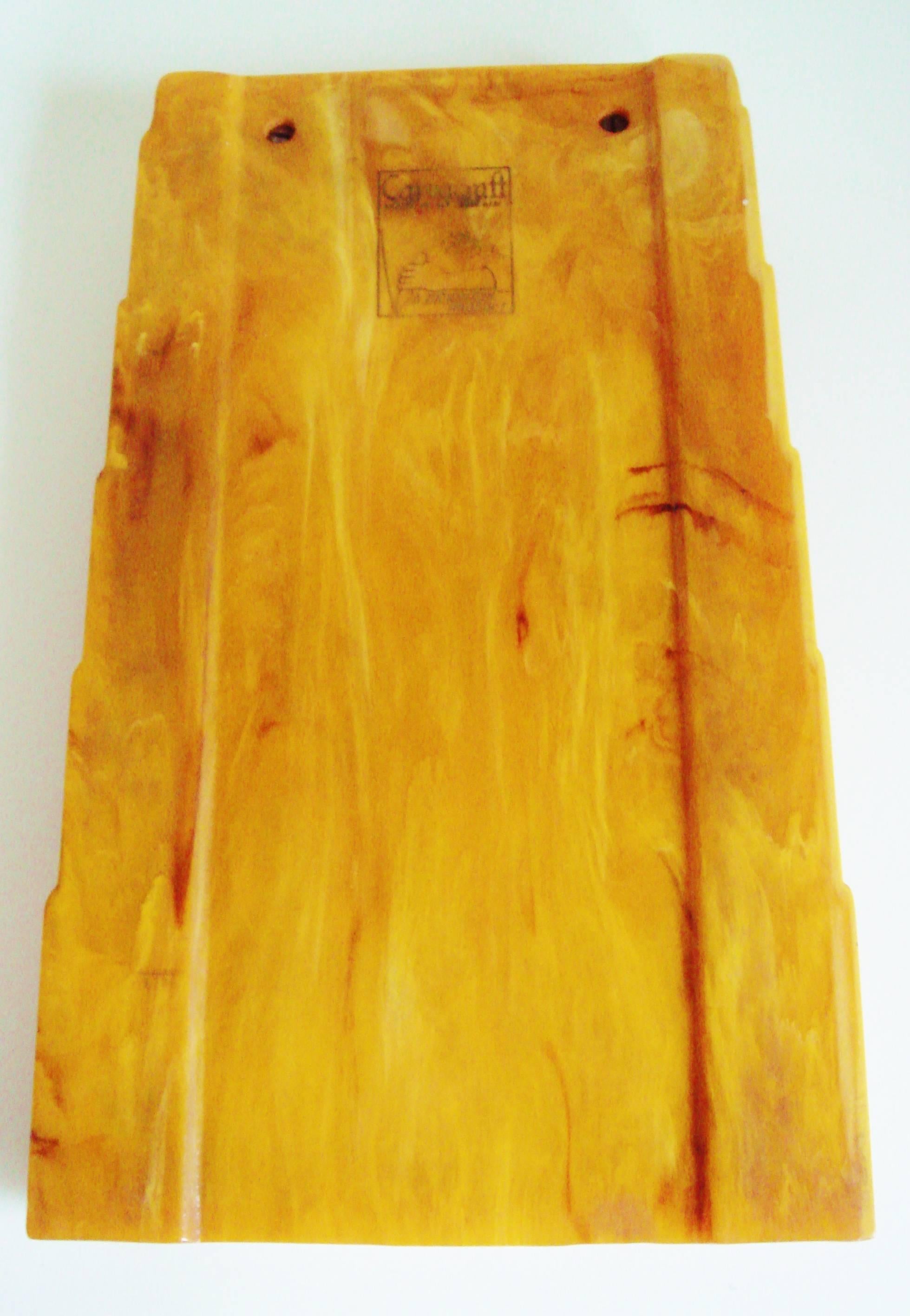 Rare English Art Deco Amber Marbled Phenolic Resin Carvacraft Note Pad Holder In Excellent Condition In Port Hope, ON