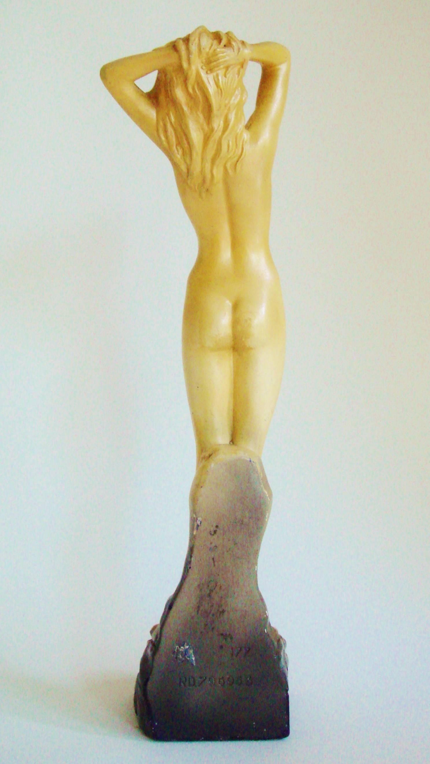 Elegant English Art Deco Polychrome Plaster Female Nude Figure by Leonardi In Excellent Condition In Port Hope, ON