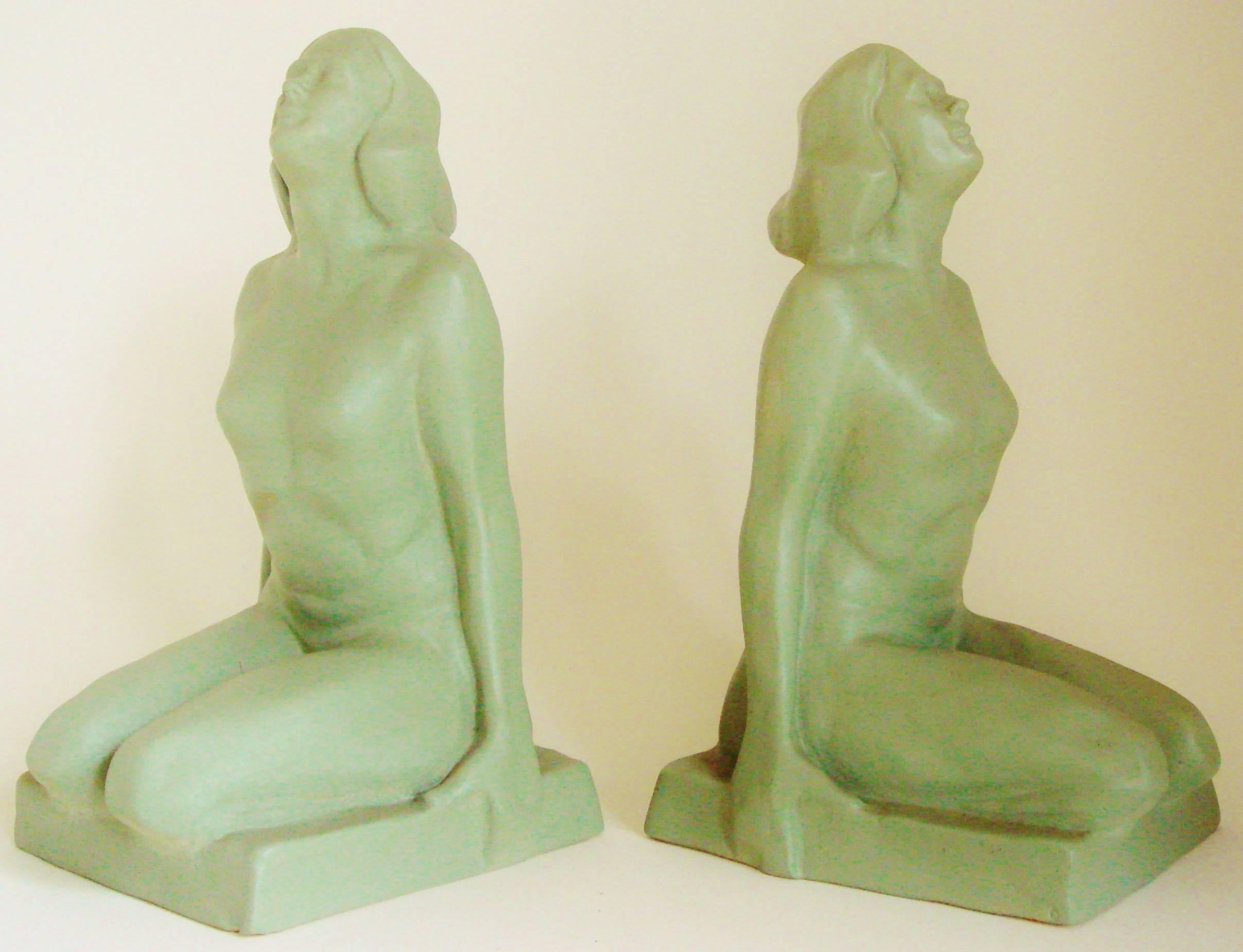 Pair of American Art Deco Green Painted Female Nude Figural Ceramic Bookends For Sale 1