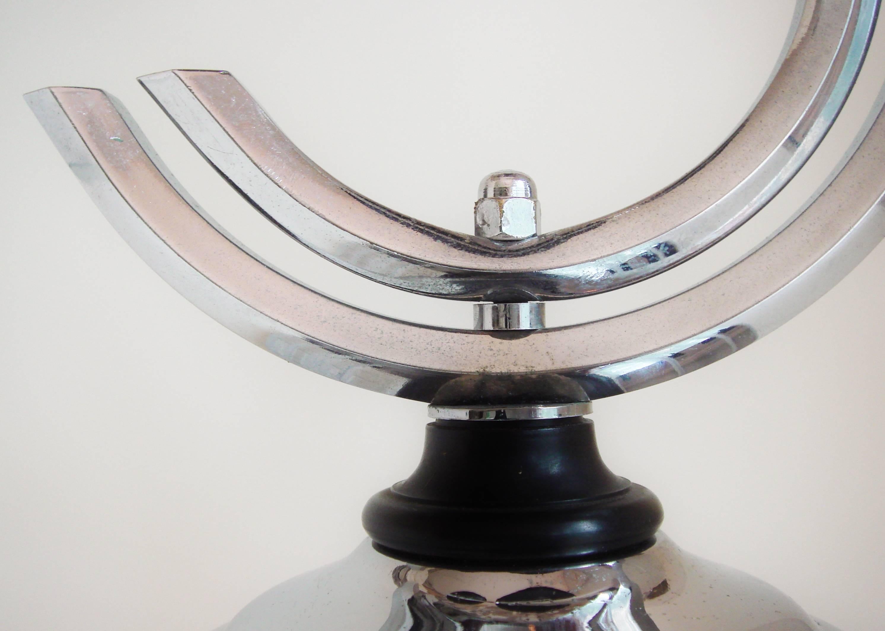 Australian Art Deco Chrome & Black Bakelite Smoker's Table & Ashtray by Arrow In Excellent Condition In Port Hope, ON